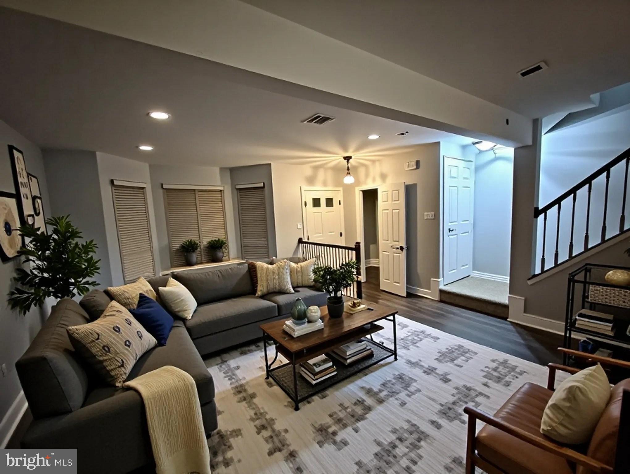 HUNTERS CROSSING - Residential