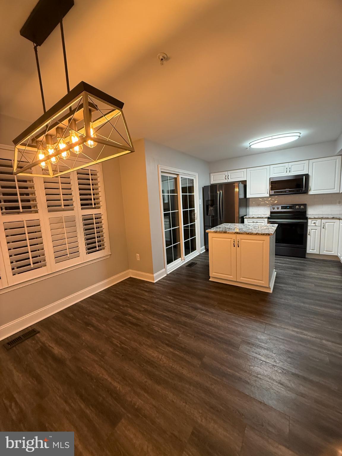 HUNTERS CROSSING - Residential