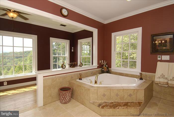 POSSUM HOLLOW FARM - Residential