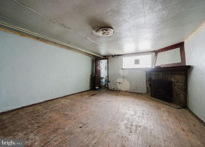 WEST OAK LANE - Residential