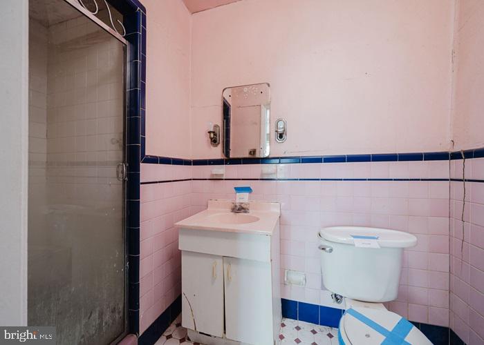 WEST OAK LANE - Residential