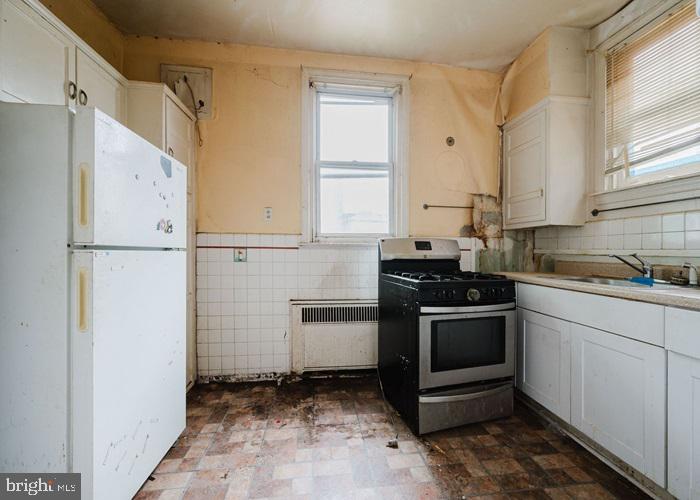 WEST OAK LANE - Residential