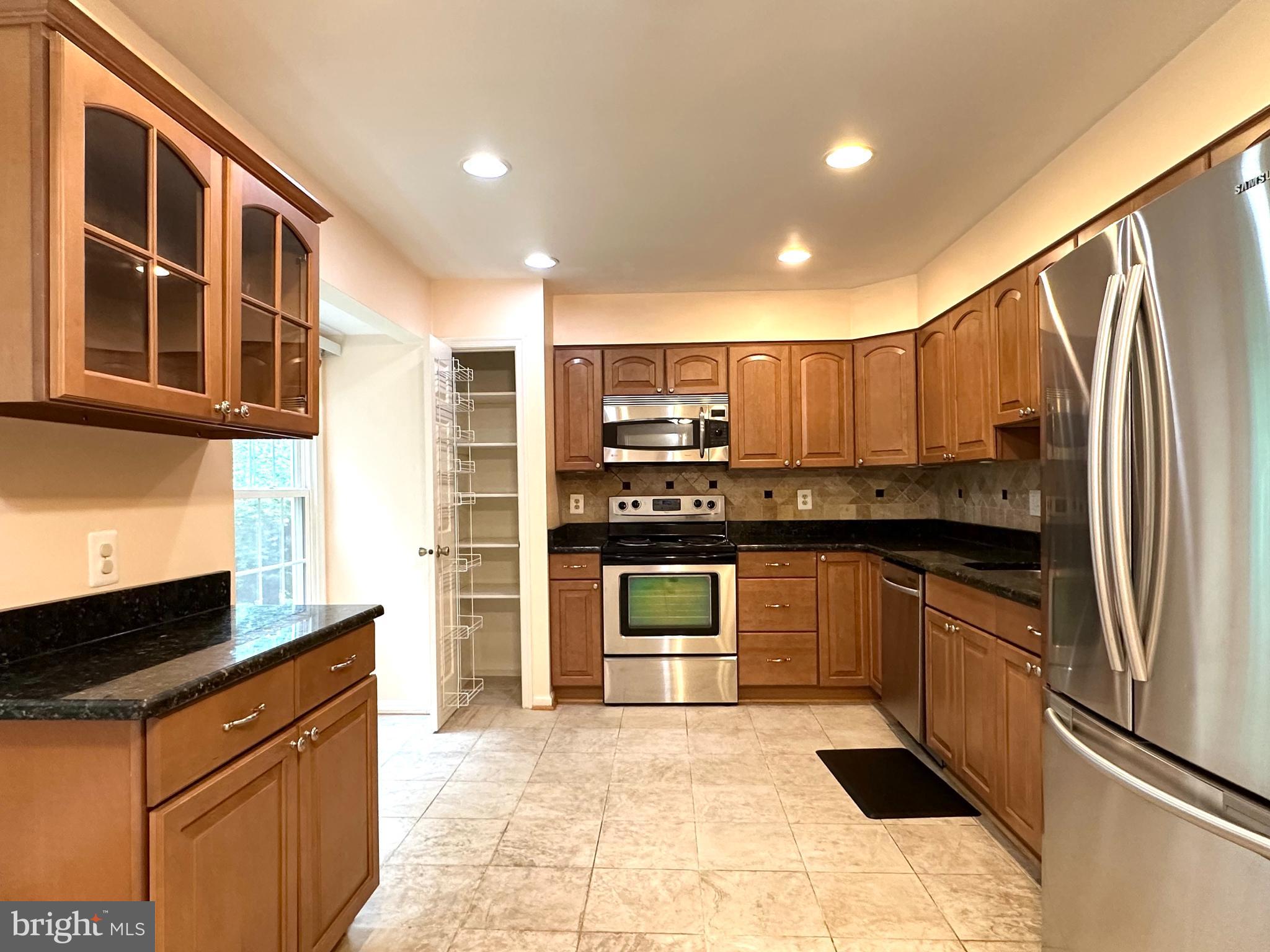 TOWNES OF WAKEFIELD - Residential Lease