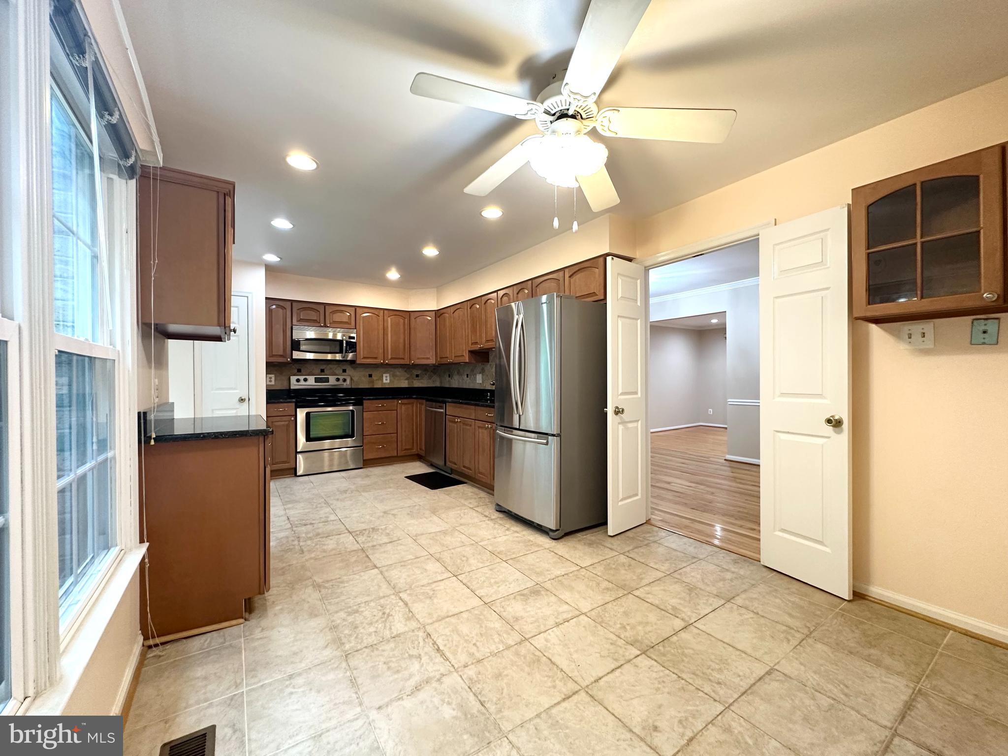 TOWNES OF WAKEFIELD - Residential Lease