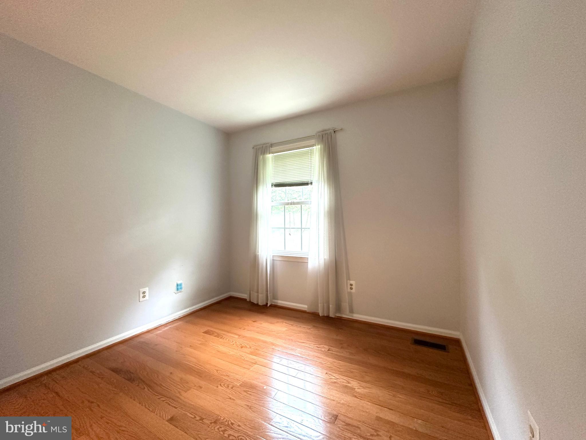 TOWNES OF WAKEFIELD - Residential Lease