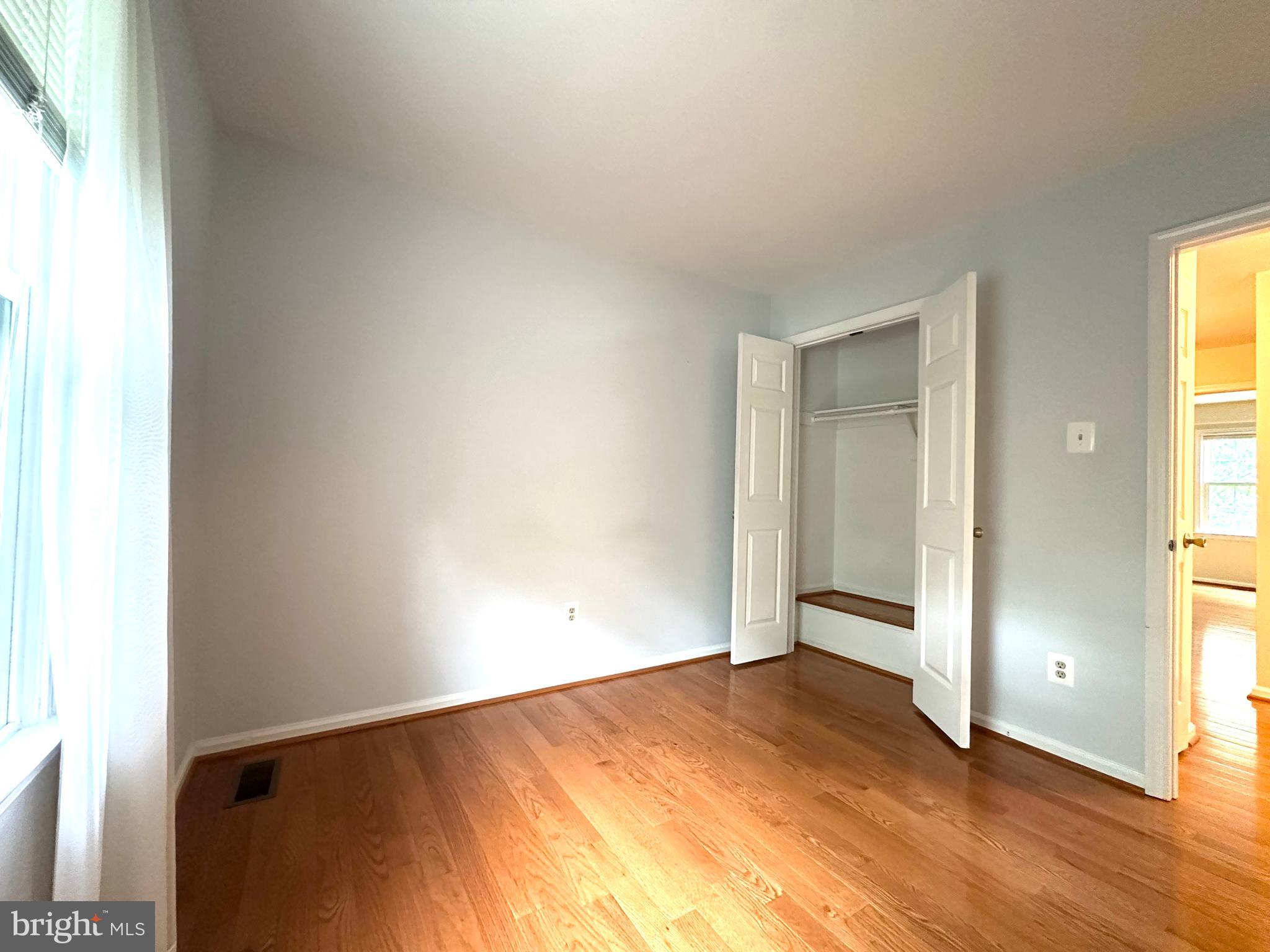 TOWNES OF WAKEFIELD - Residential Lease