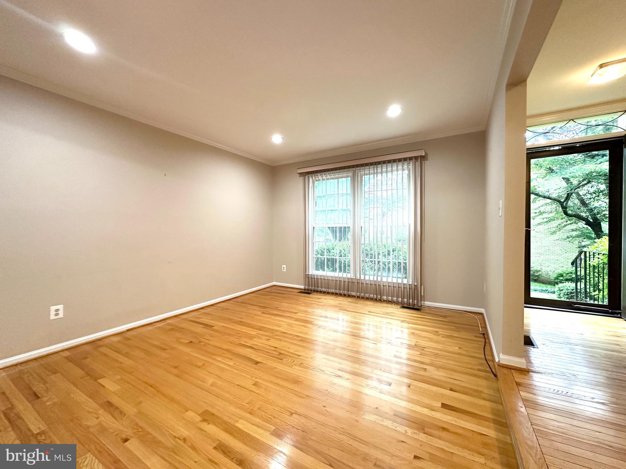 TOWNES OF WAKEFIELD - Residential Lease