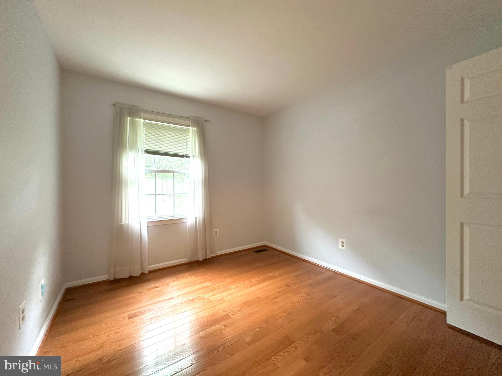 TOWNES OF WAKEFIELD - Residential Lease