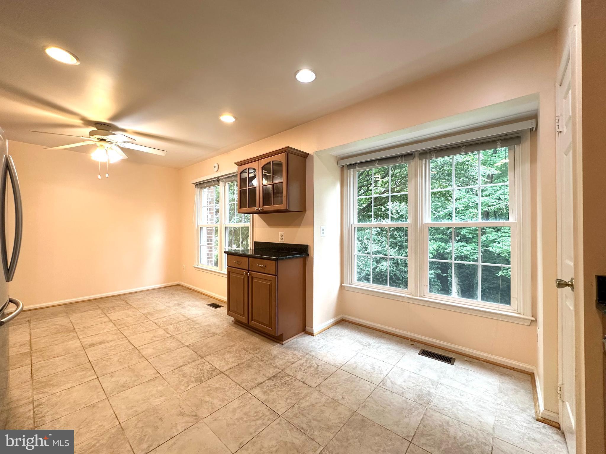 TOWNES OF WAKEFIELD - Residential Lease