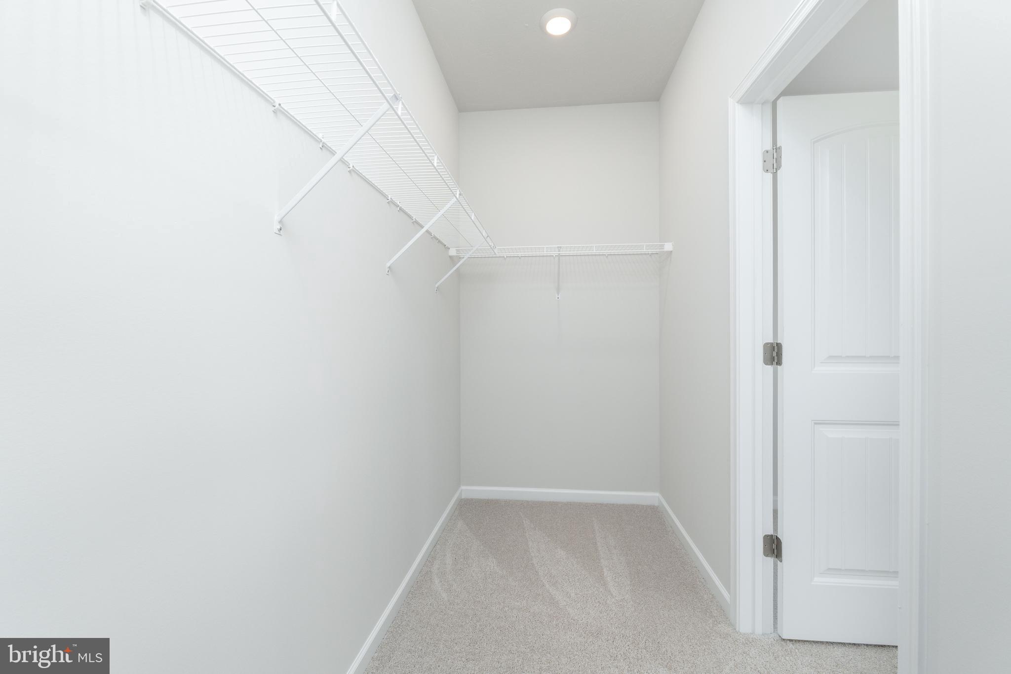 APPLEVIEW ESTATES - Residential