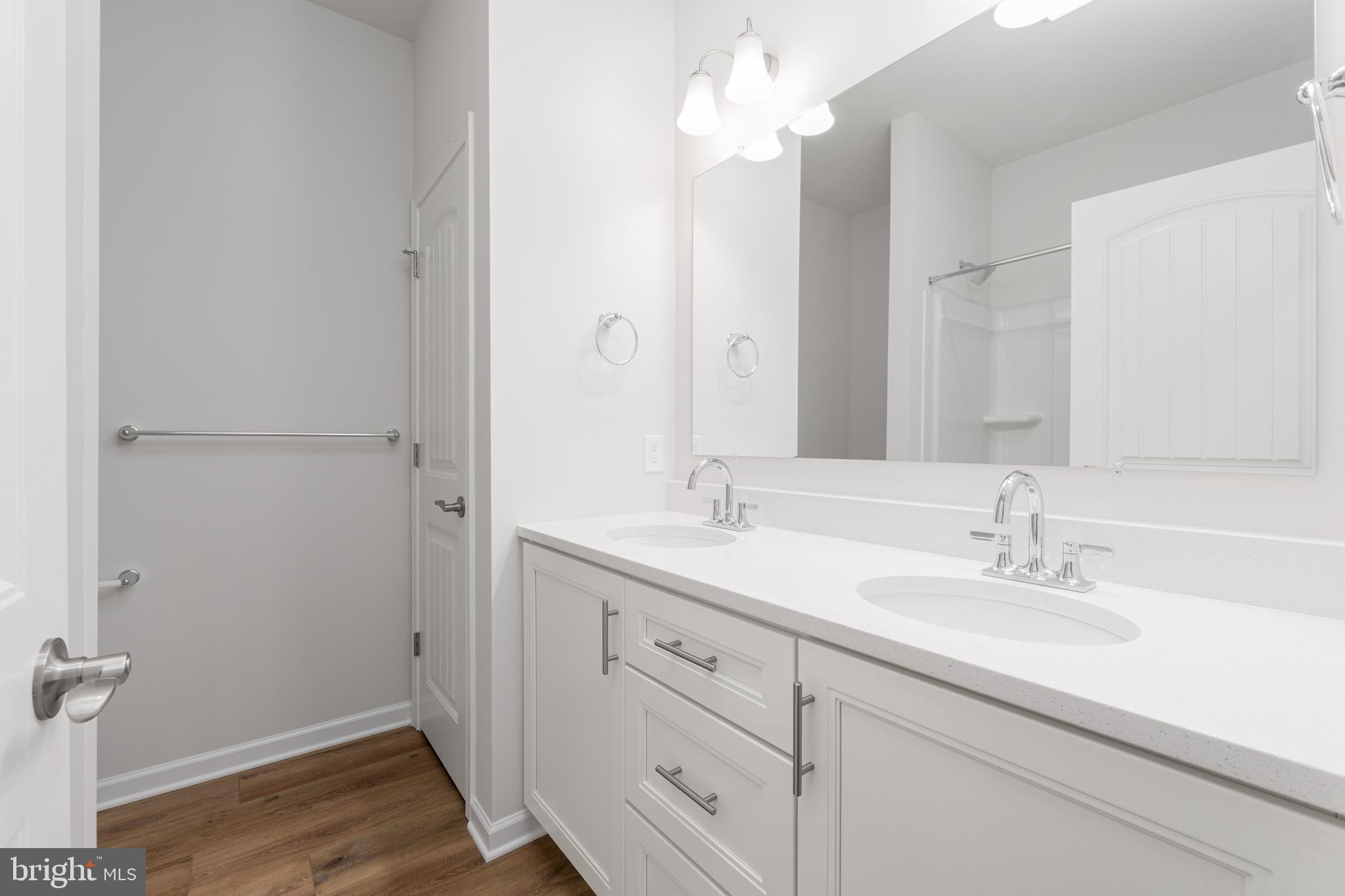 APPLEVIEW ESTATES - Residential