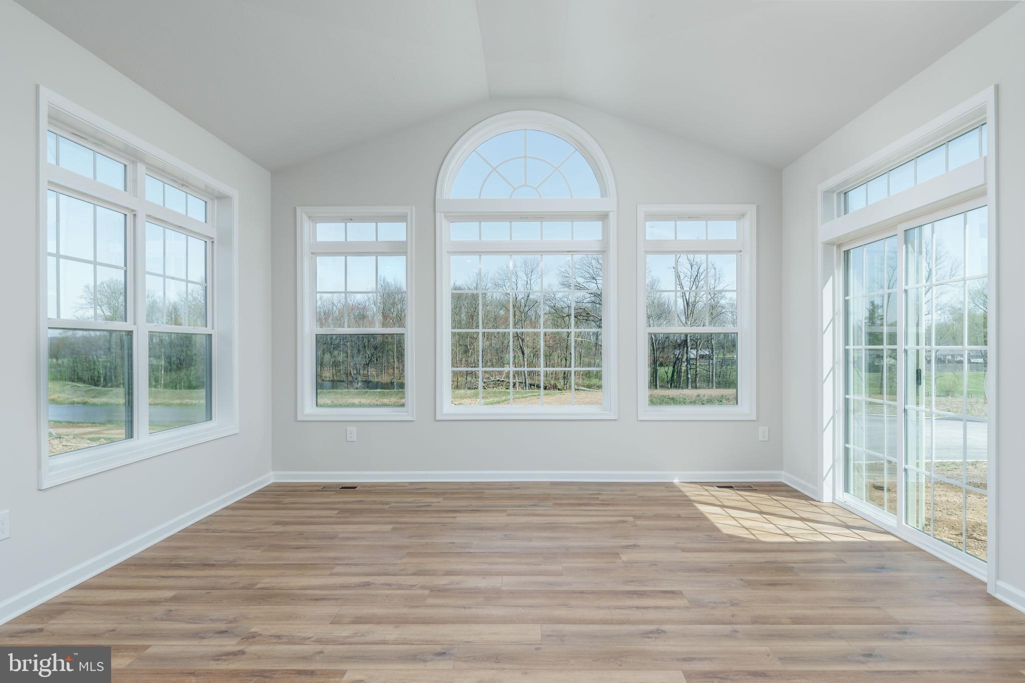 APPLEVIEW ESTATES - Residential