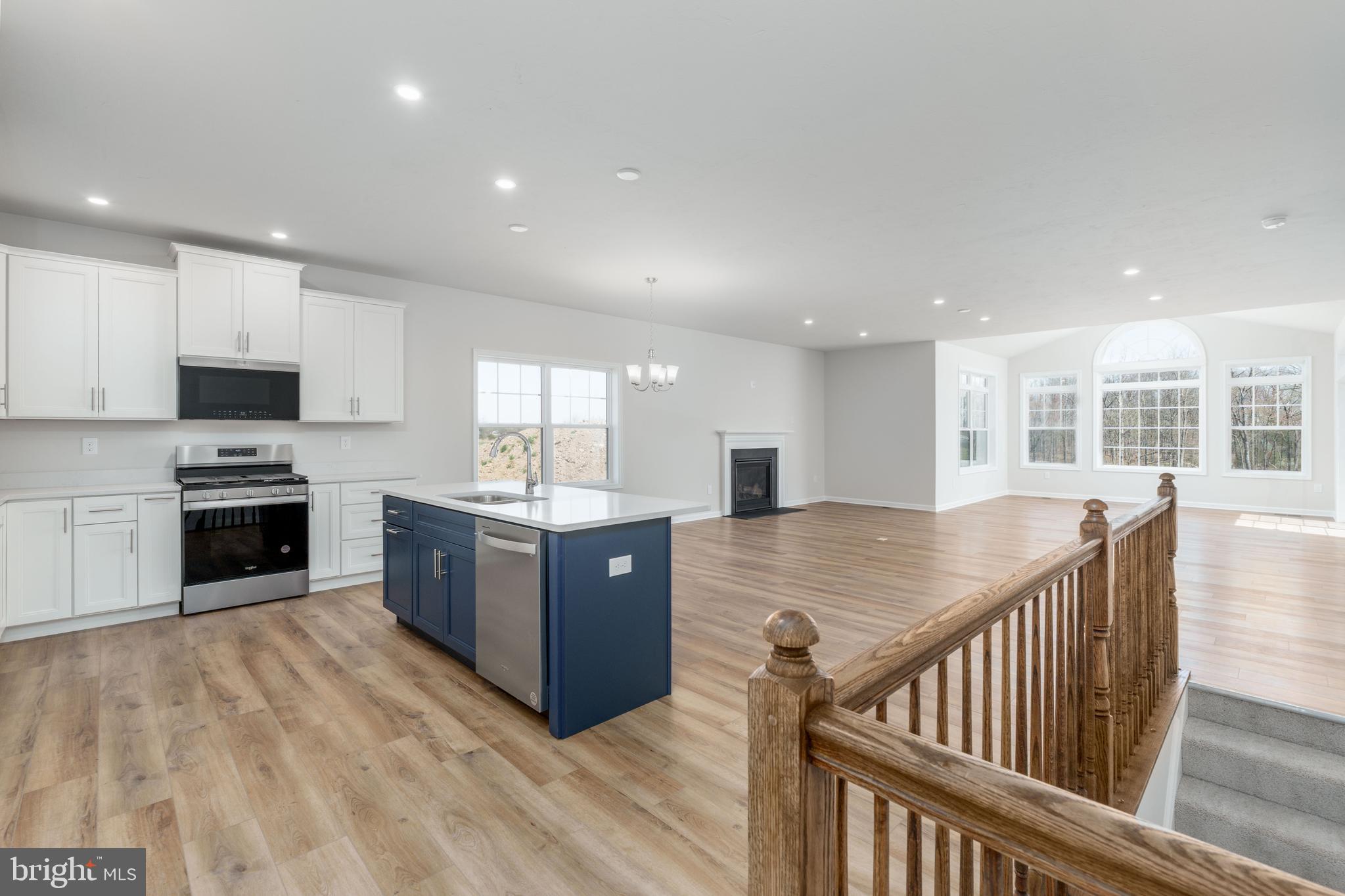 APPLEVIEW ESTATES - Residential