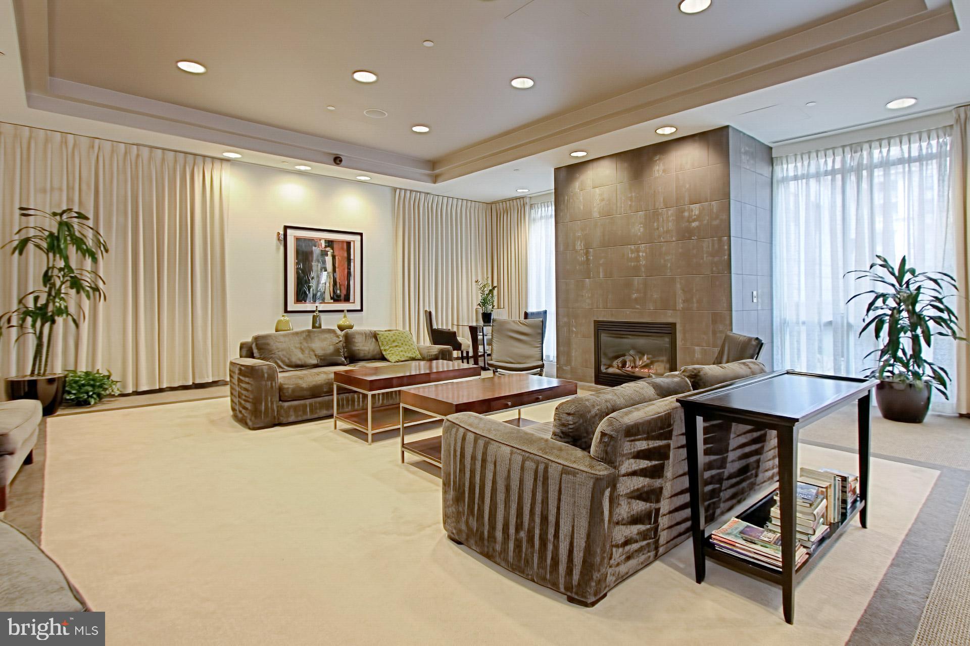 BALLSTON 880 - Residential Lease