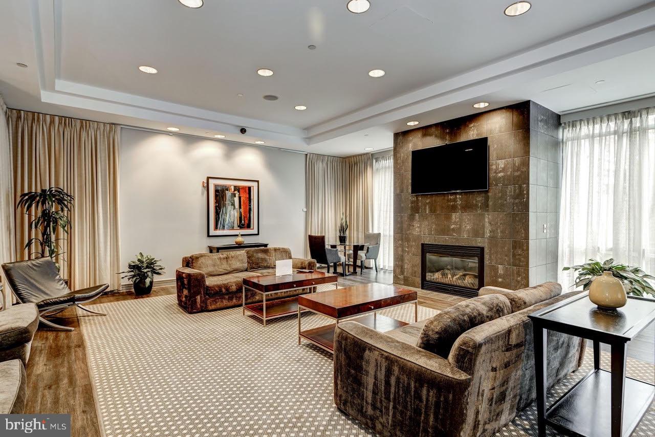 BALLSTON 880 - Residential Lease