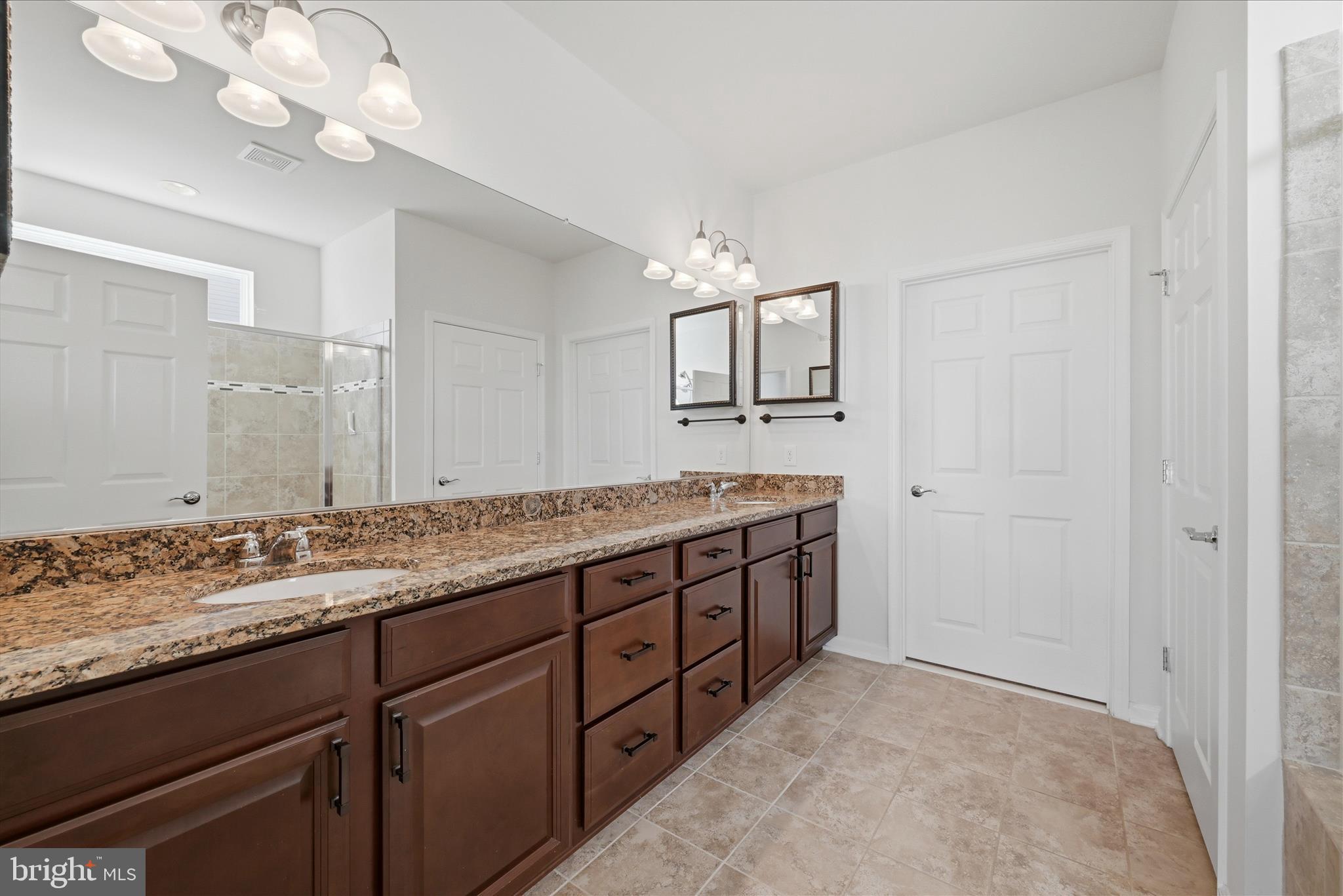 SOUTHERN HILLS - Residential