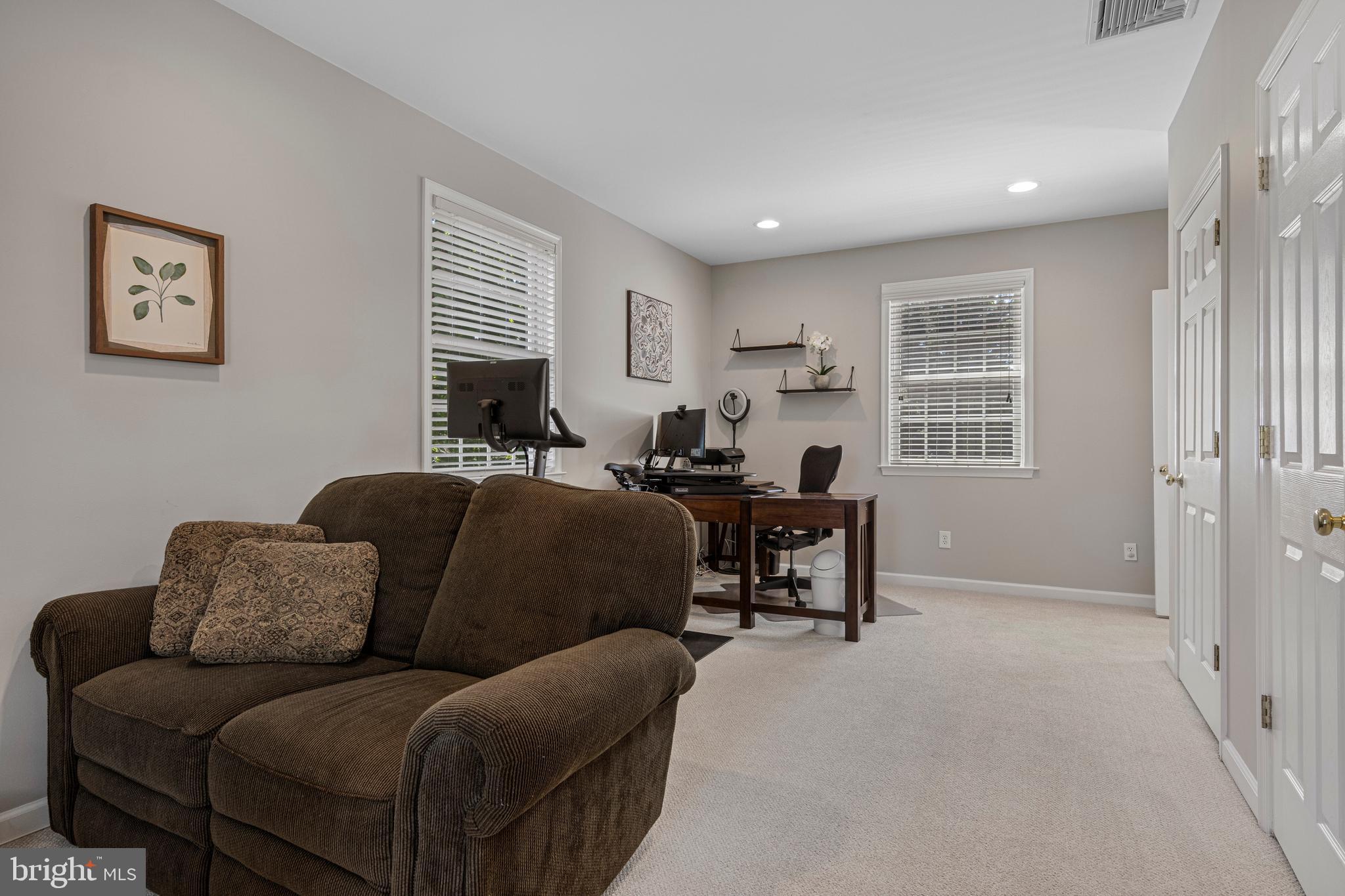 DUNN HILL - Residential