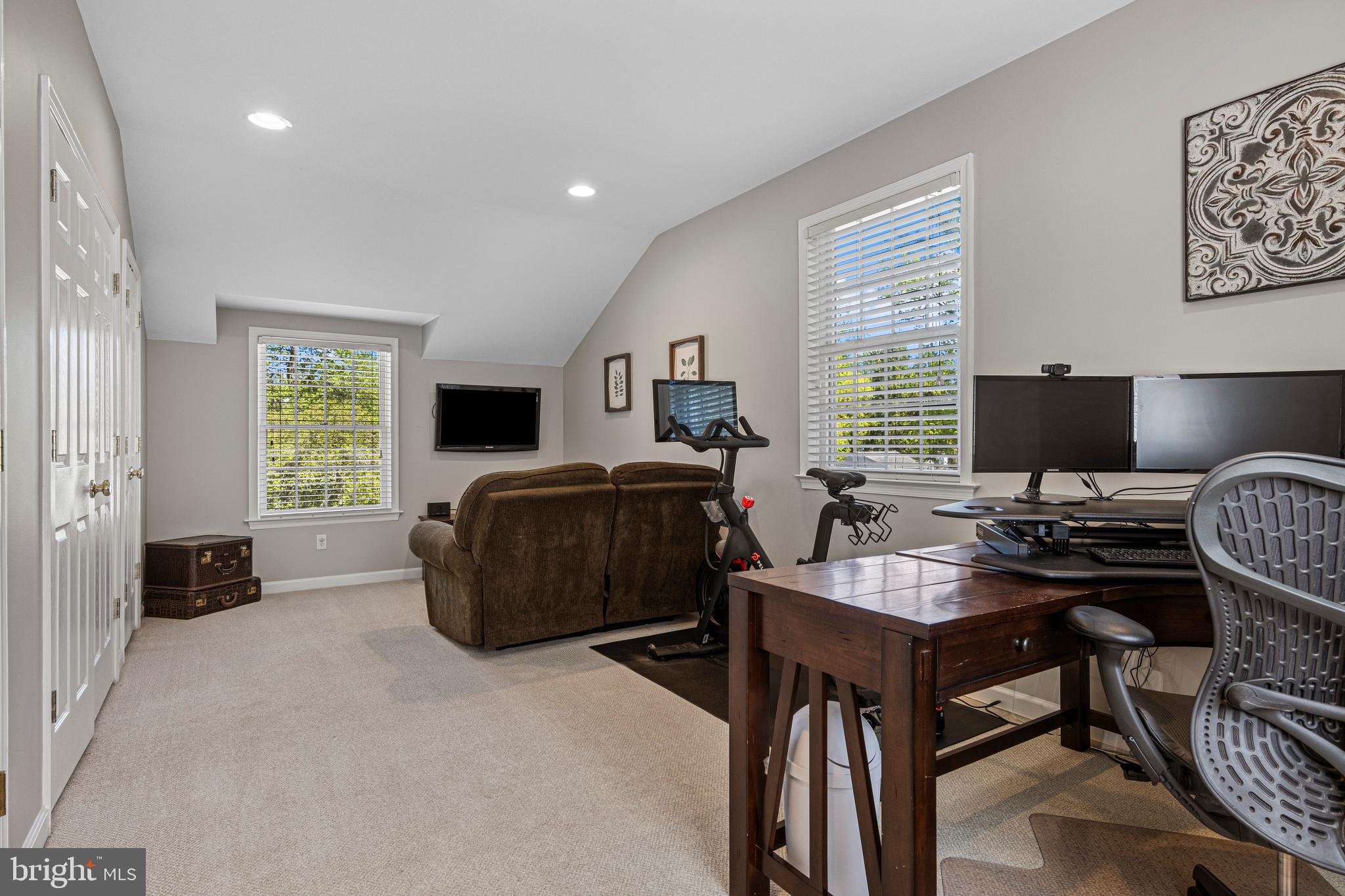 DUNN HILL - Residential