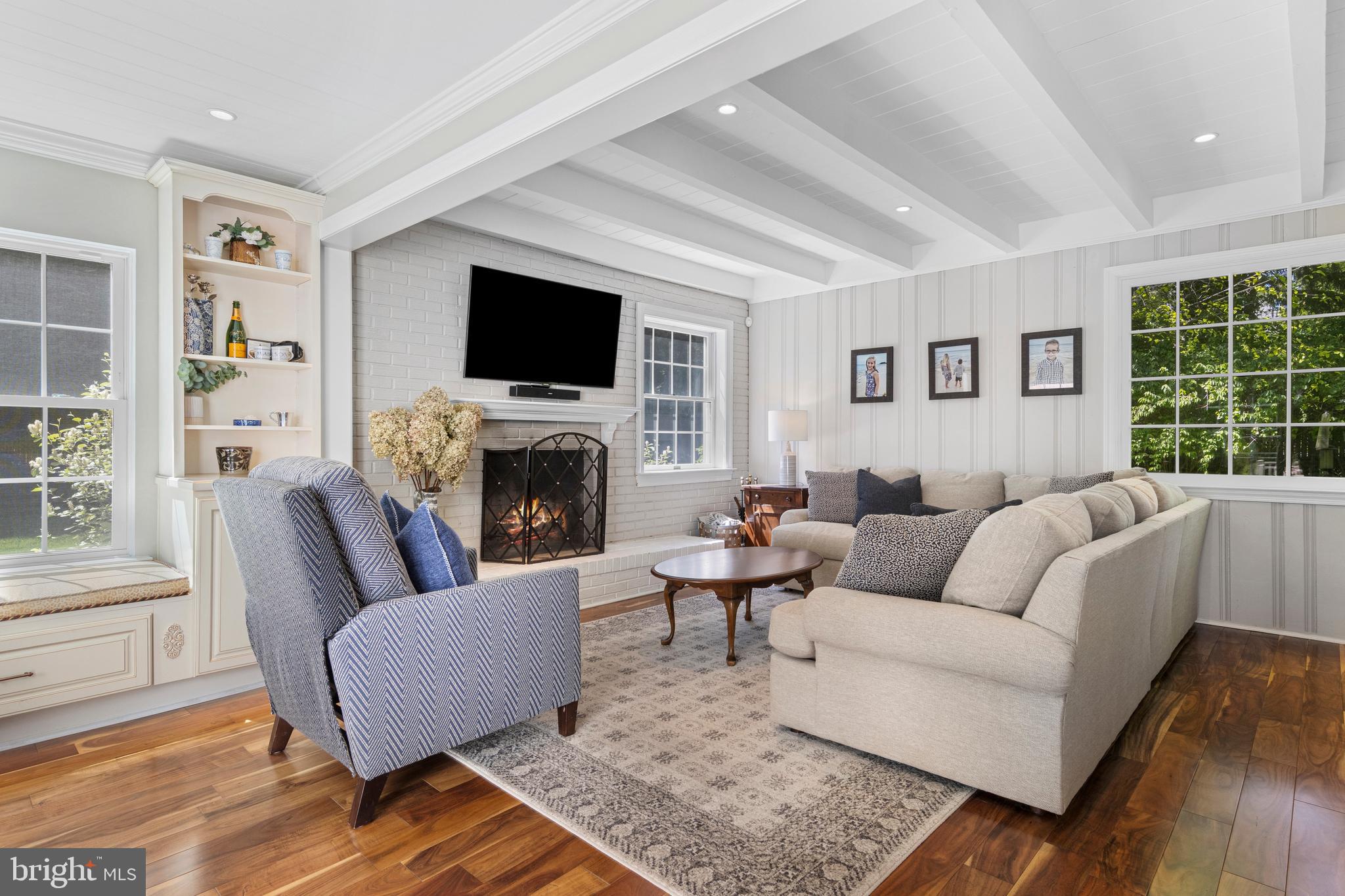 DUNN HILL - Residential