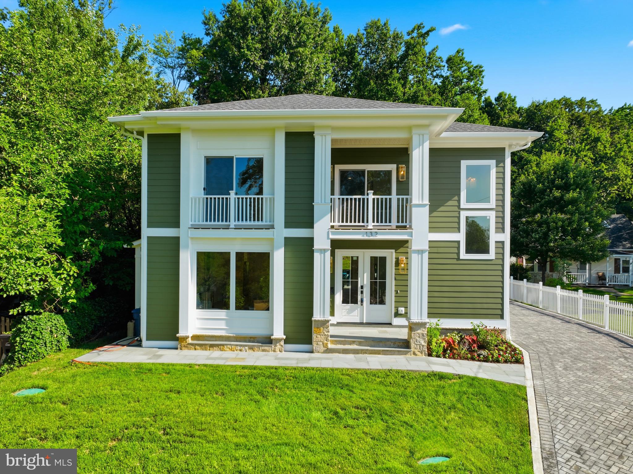 132 N EARLEY STREET