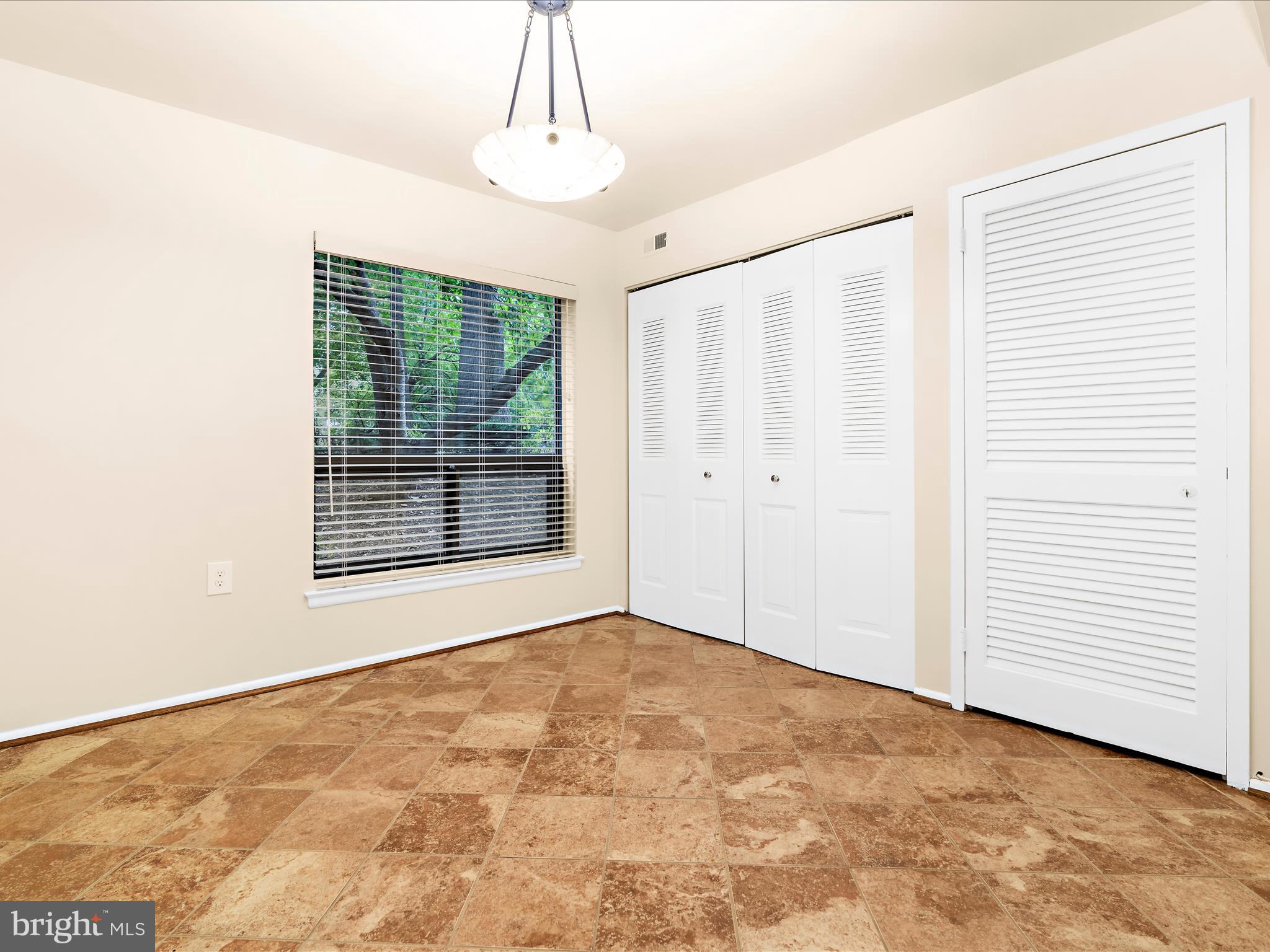 HYDE PARK - Residential