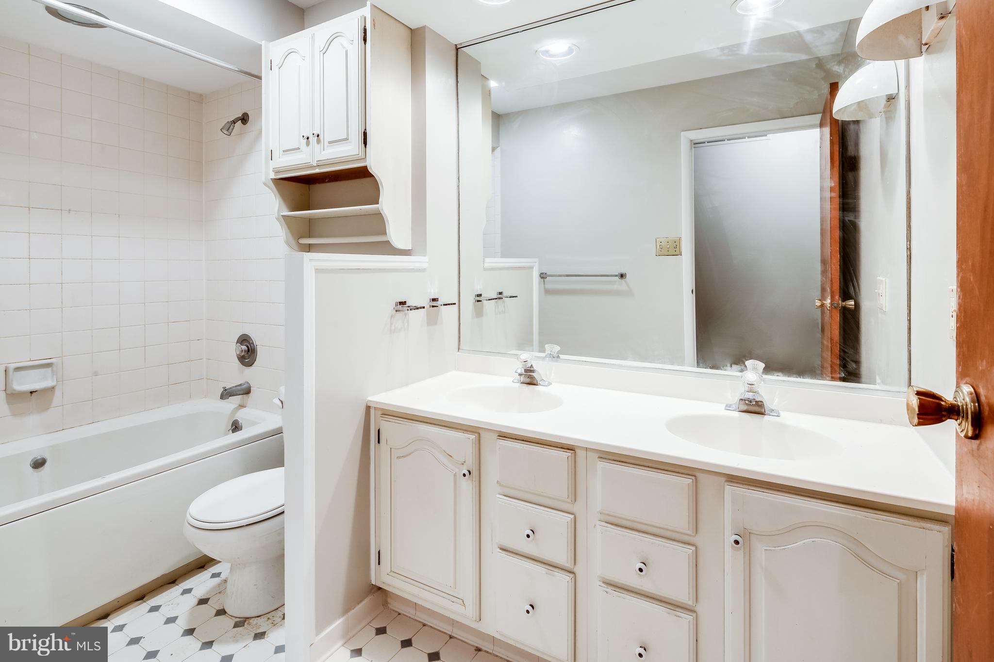 LONGFELLOW - Residential Lease