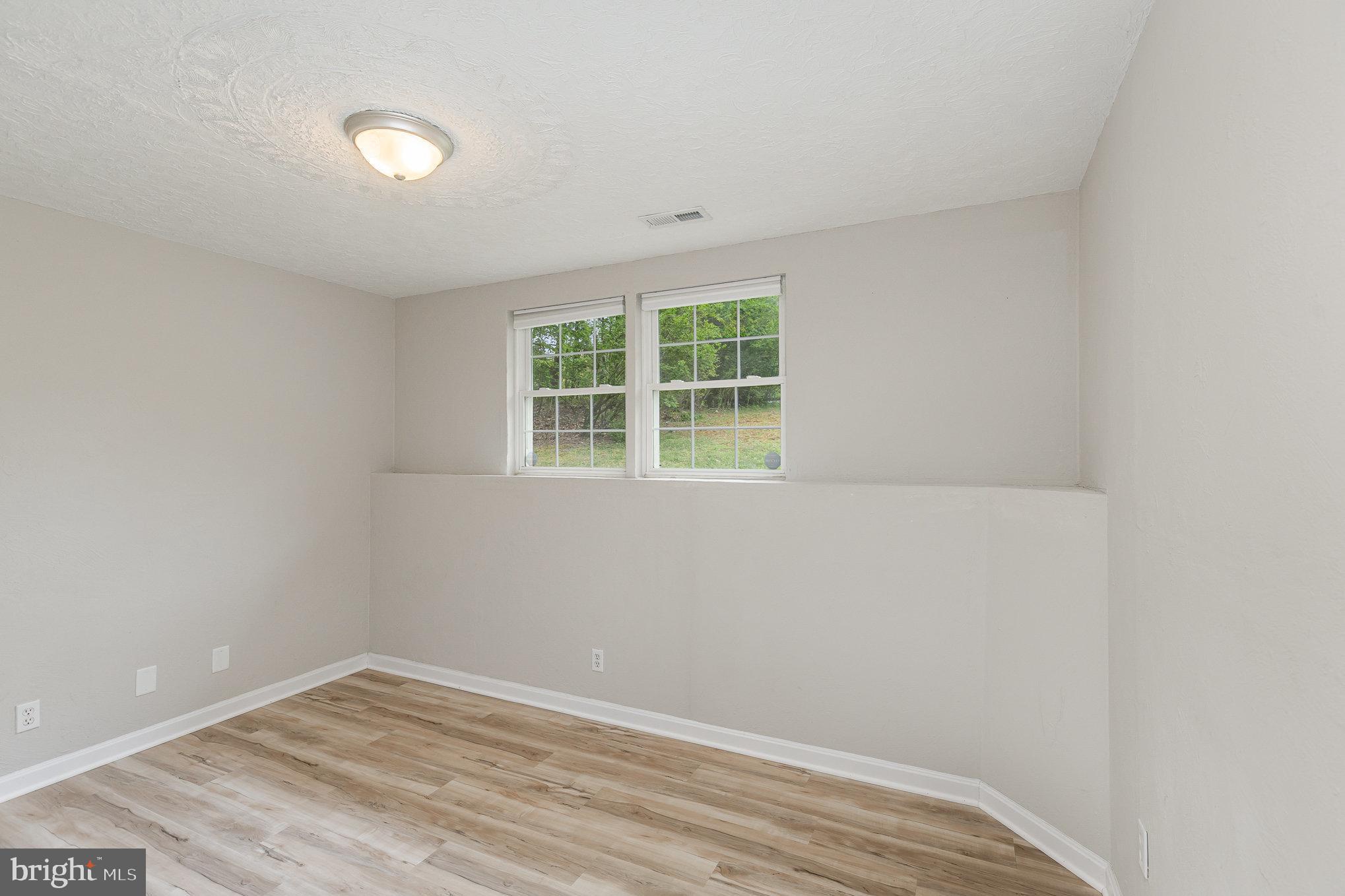 OAKLAND PARAK - Residential Lease