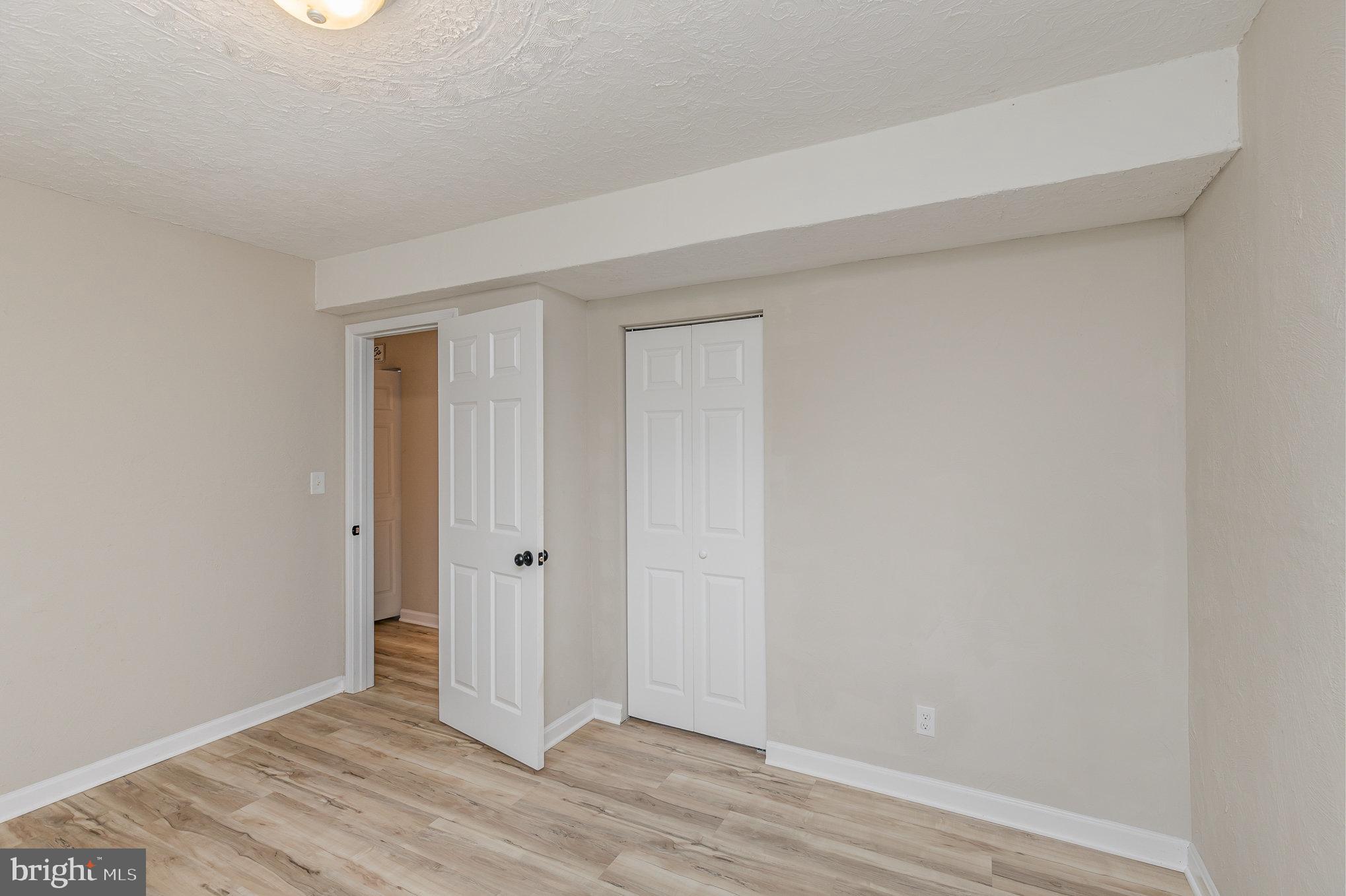 OAKLAND PARAK - Residential Lease