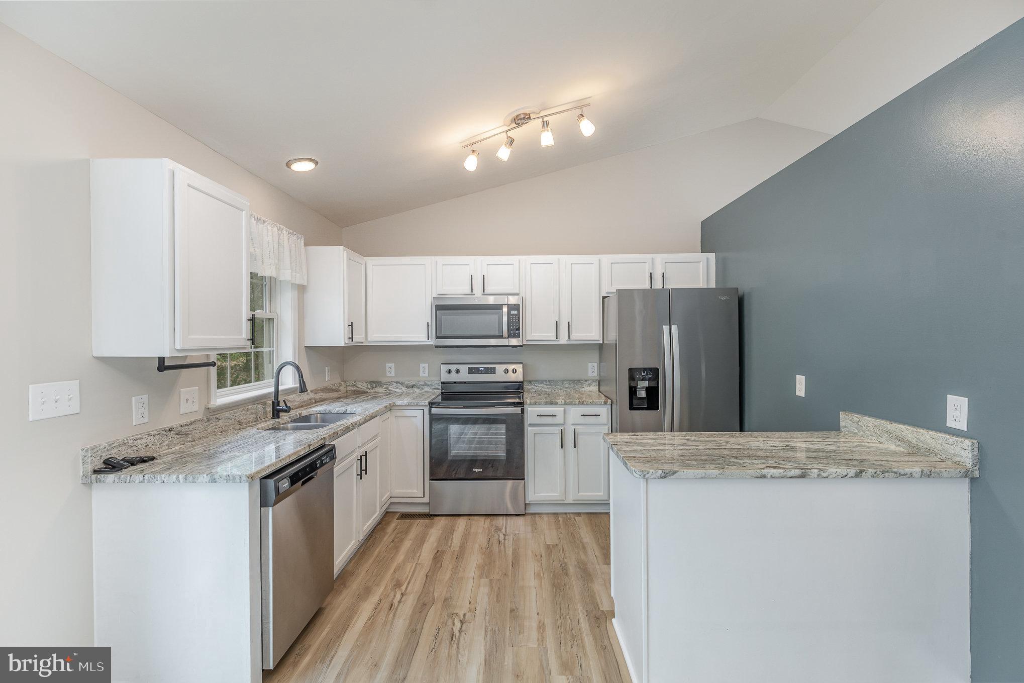 OAKLAND PARAK - Residential Lease