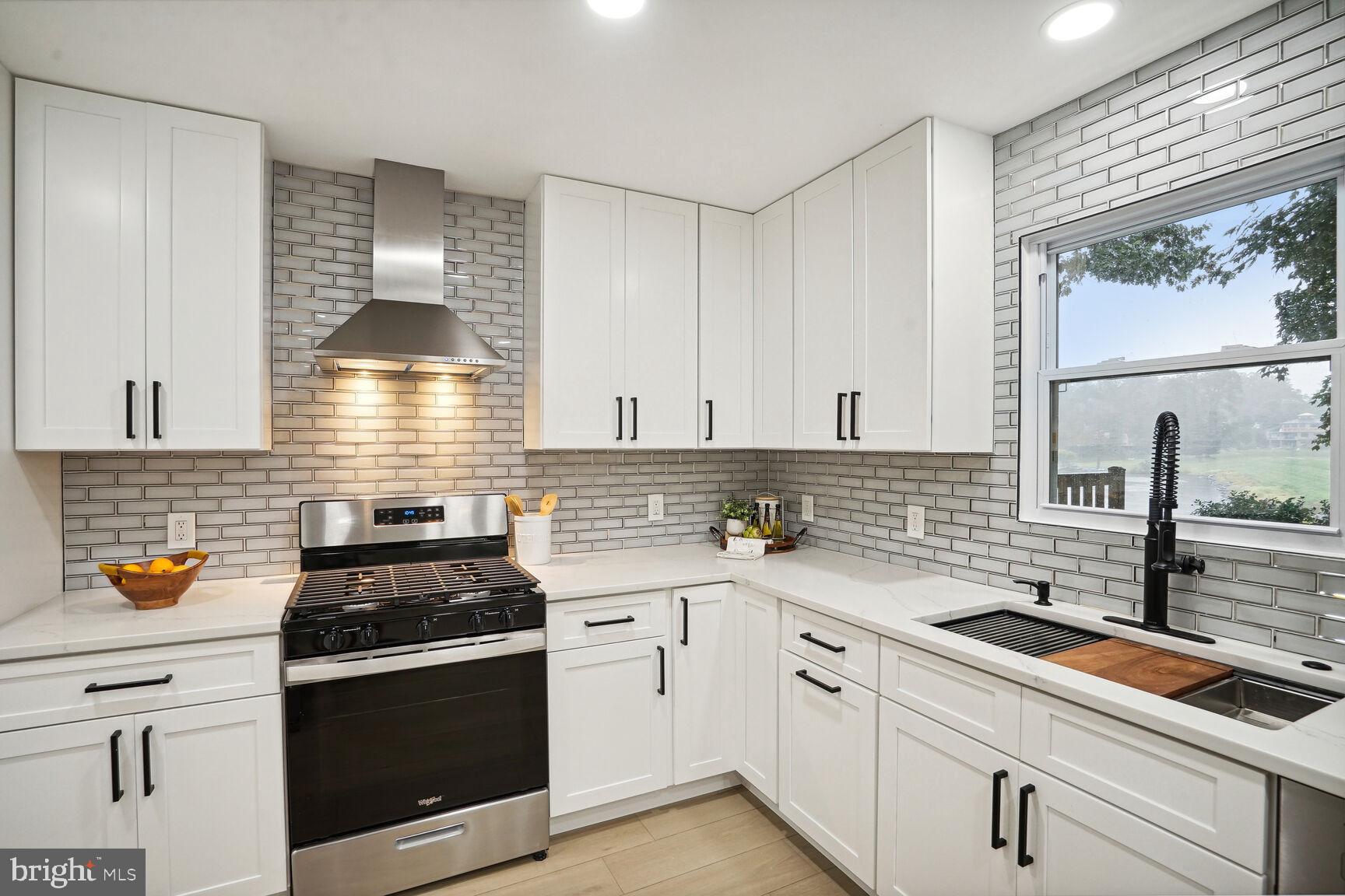 LAKE BRADDOCK - Residential