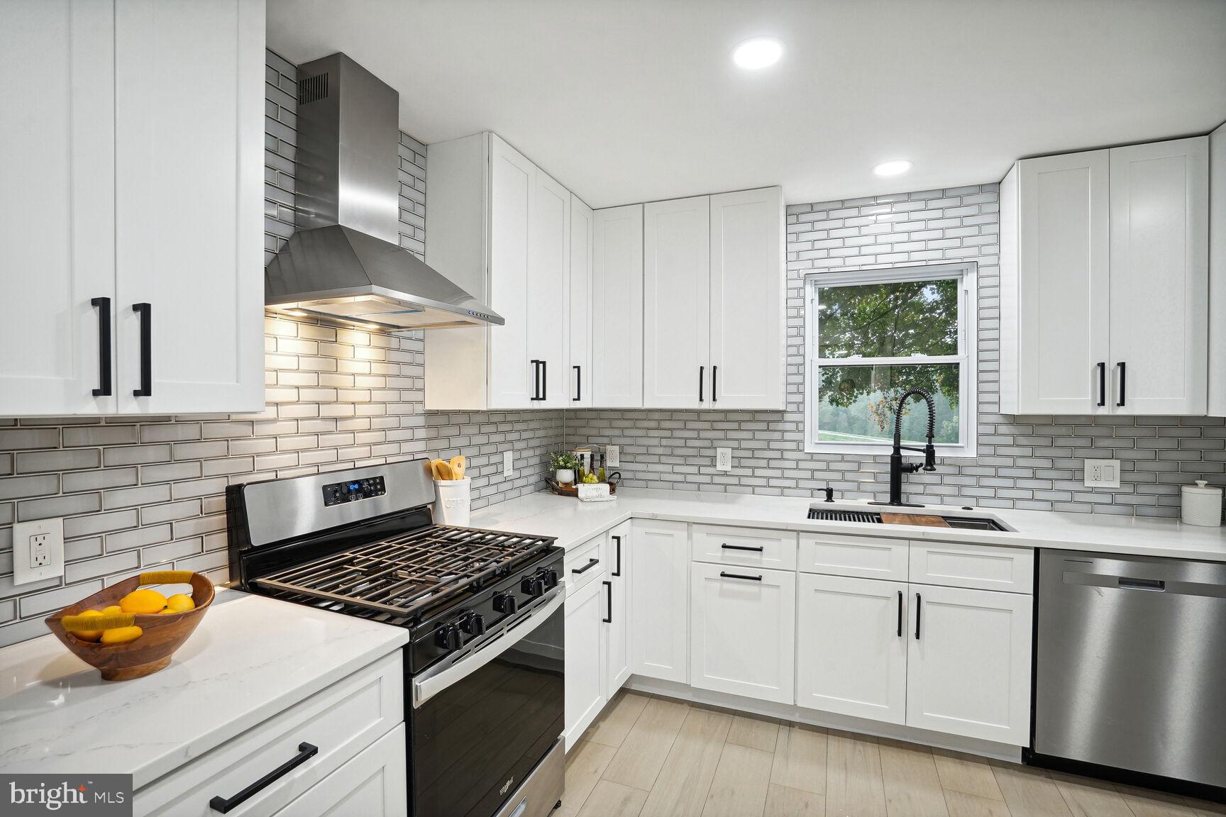 LAKE BRADDOCK - Residential