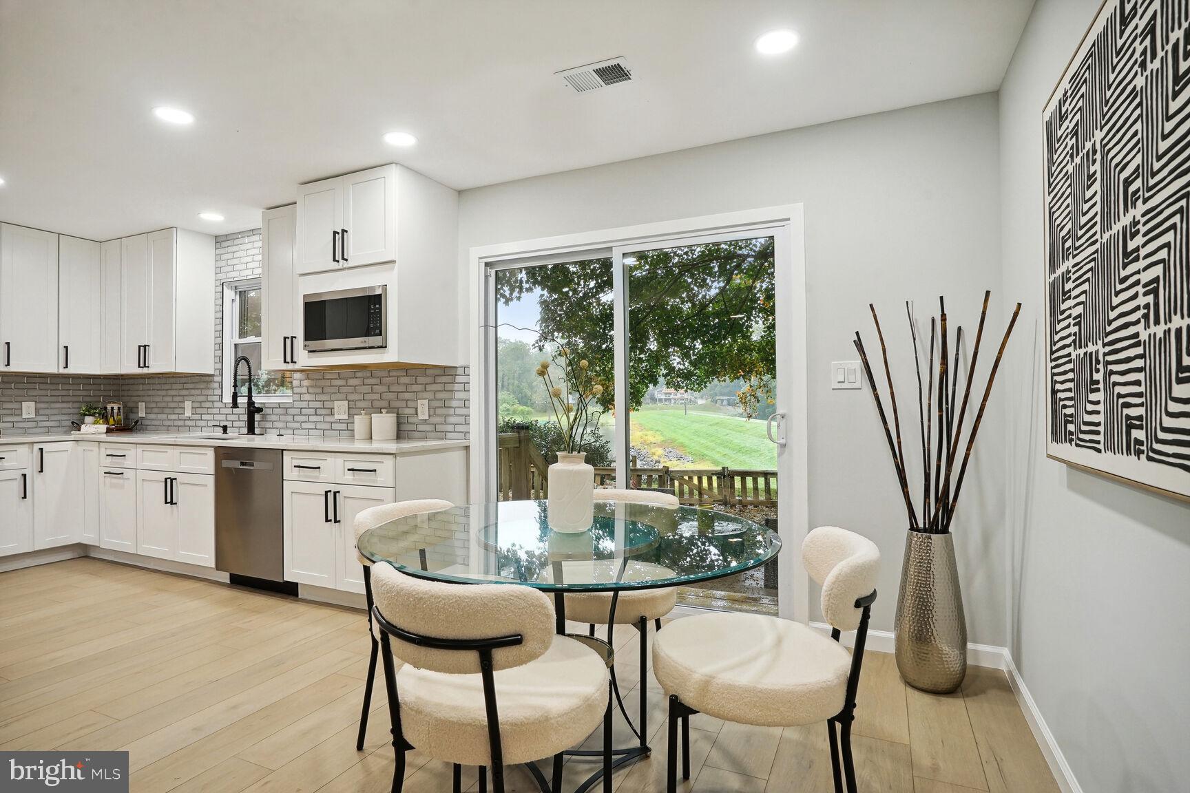 LAKE BRADDOCK - Residential