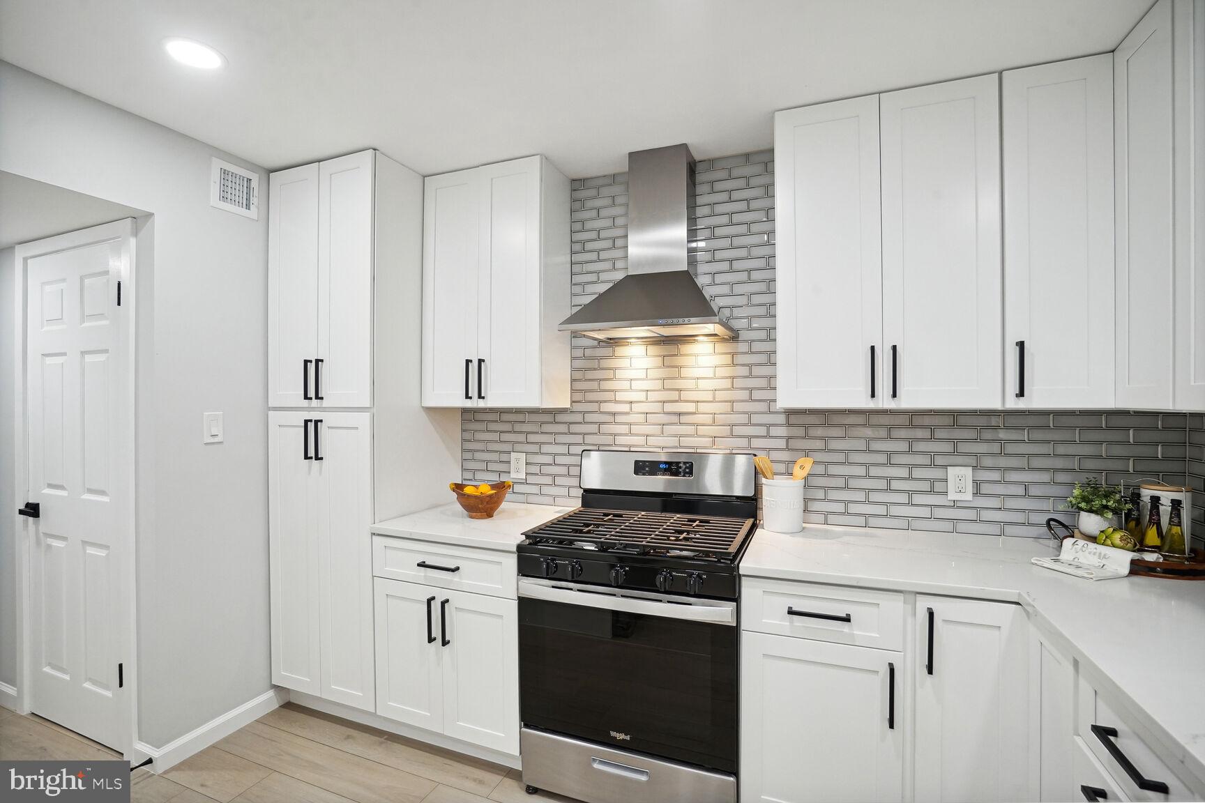 LAKE BRADDOCK - Residential