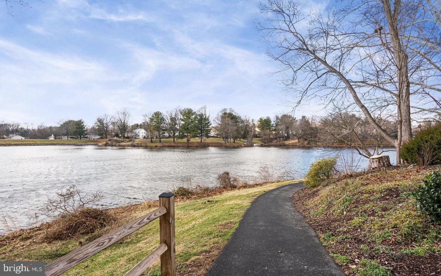 LAKE BRADDOCK - Residential