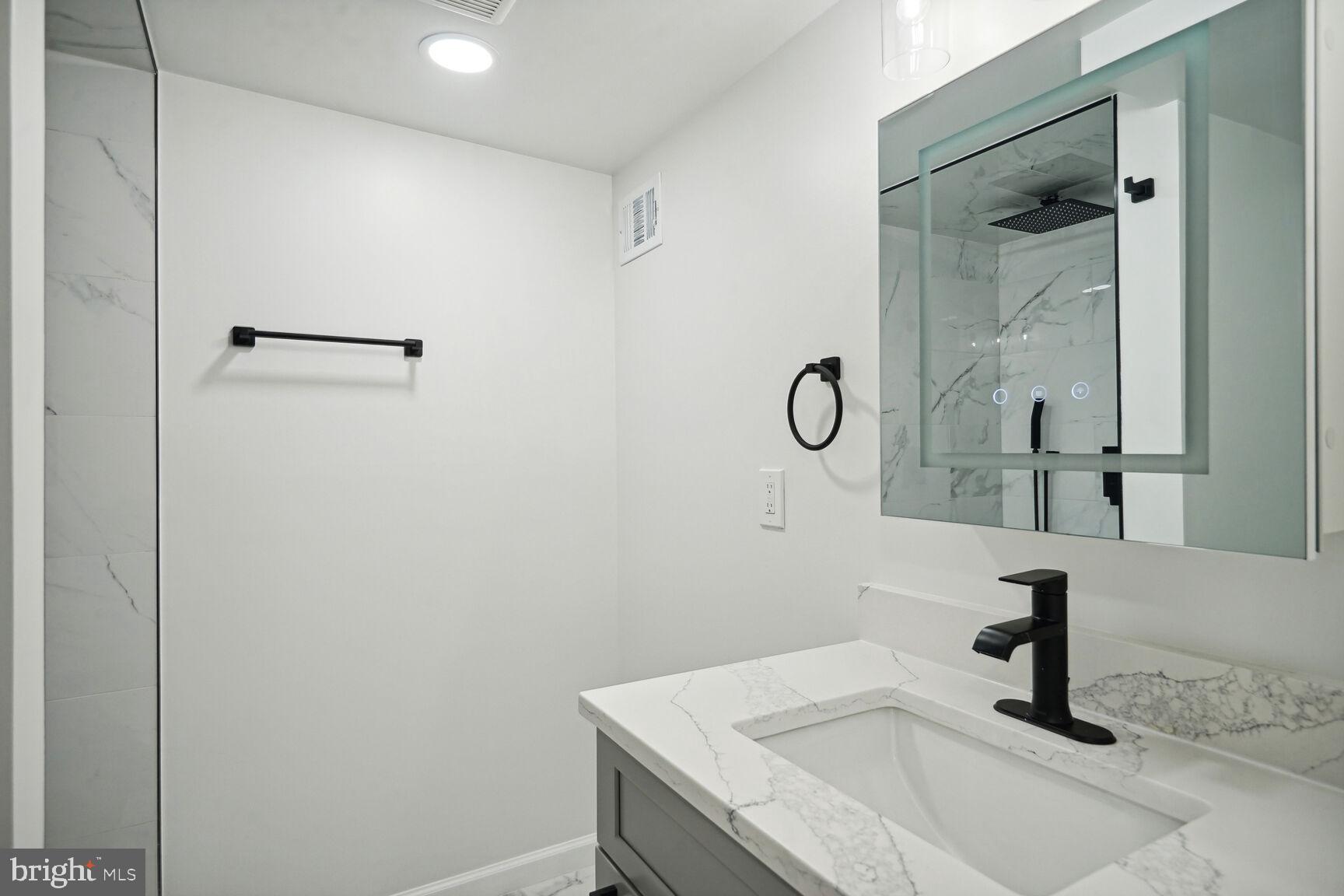 LAKE BRADDOCK - Residential