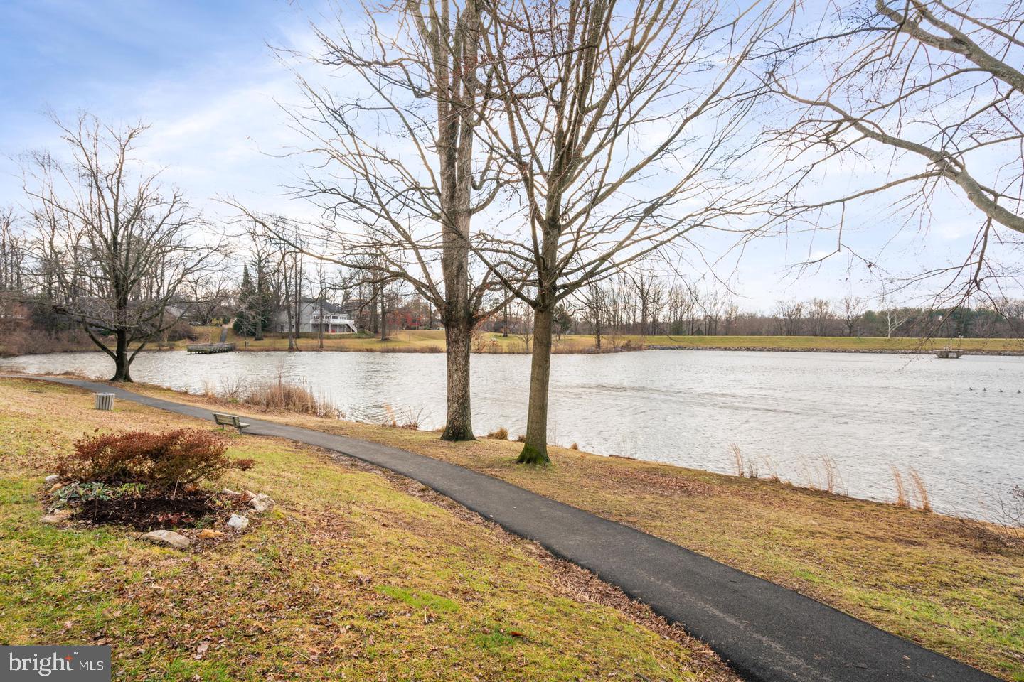 LAKE BRADDOCK - Residential