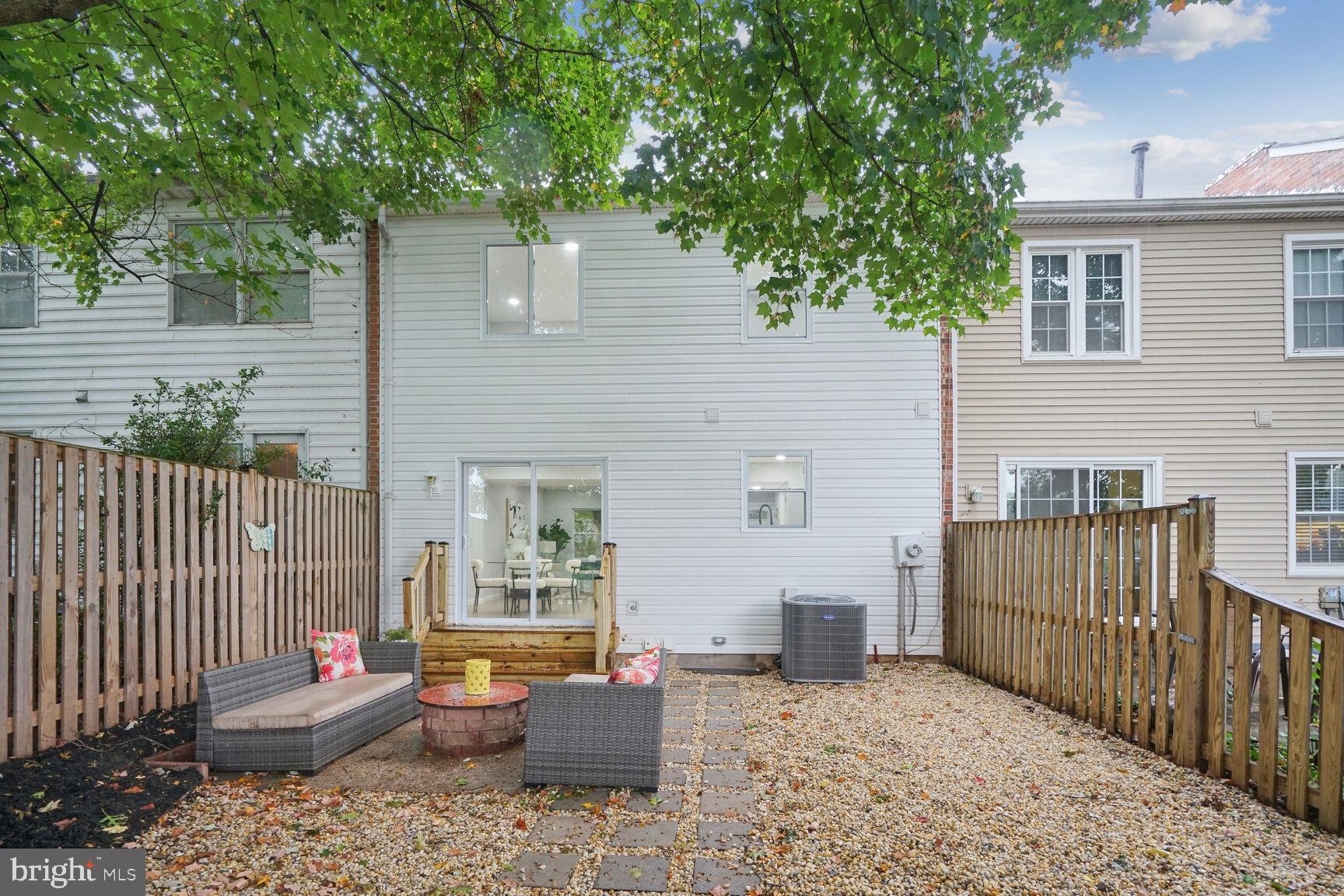 LAKE BRADDOCK - Residential