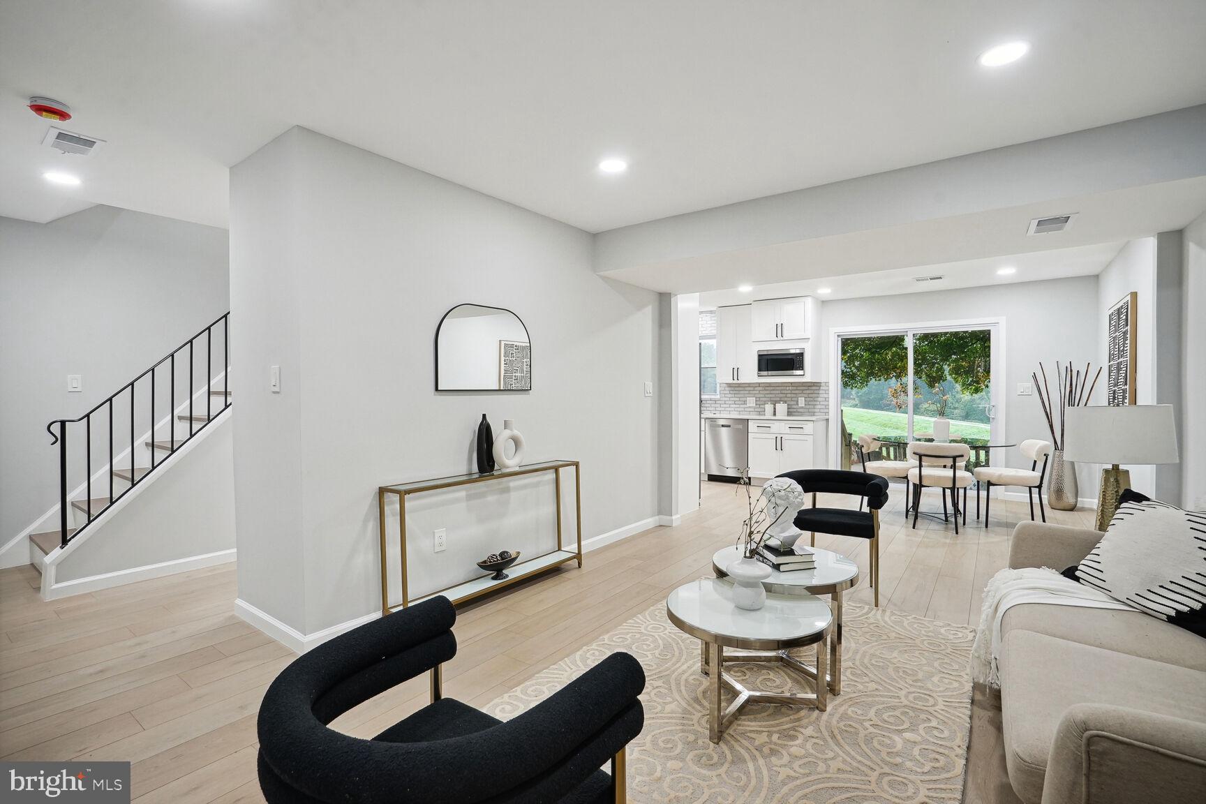 LAKE BRADDOCK - Residential