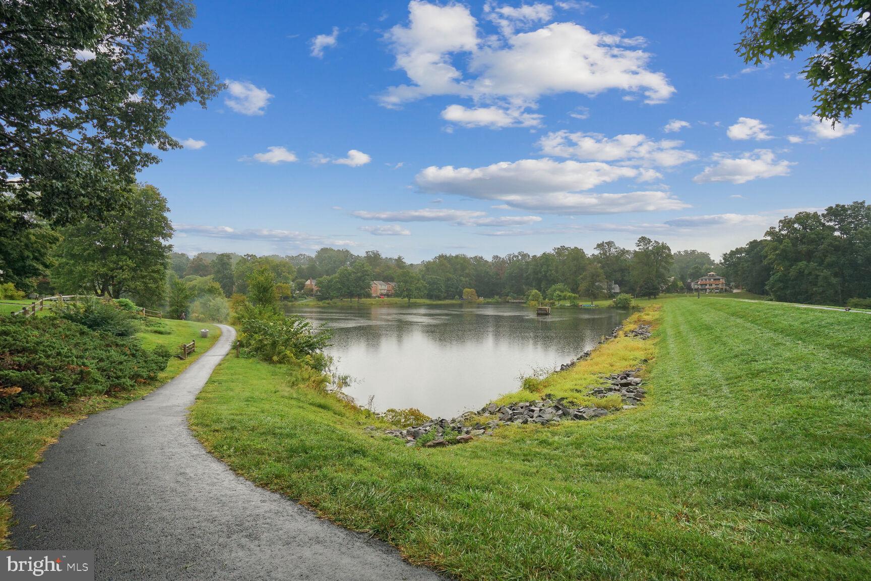 LAKE BRADDOCK - Residential