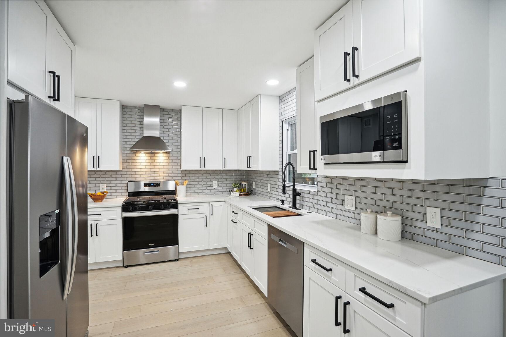 LAKE BRADDOCK - Residential