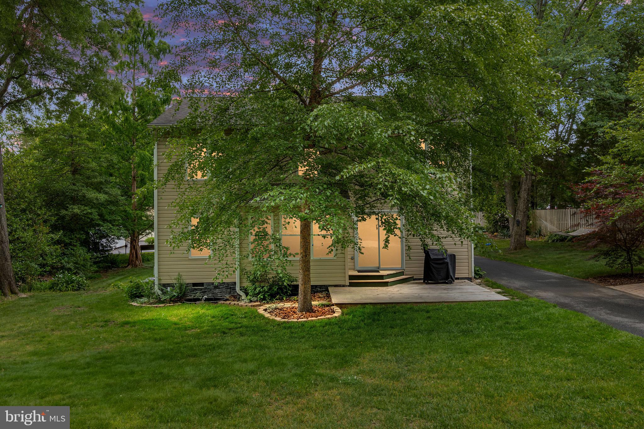 3123 WOODLAND LANE