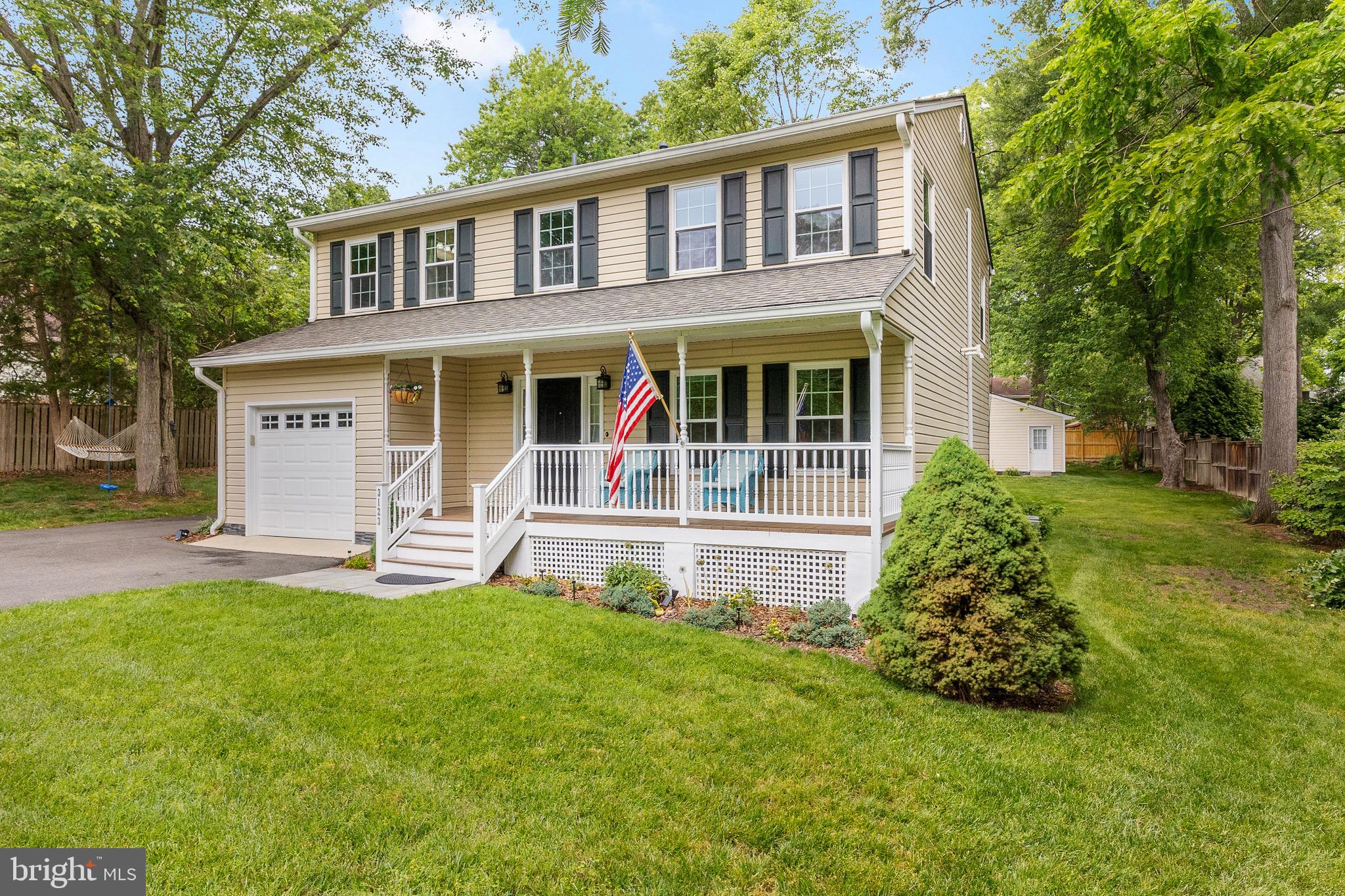 3123 WOODLAND LANE