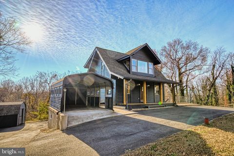 Photo of 18 Naomi Road, FREDERICKSBURG, VA 22405 (MLS # VAST2042746)