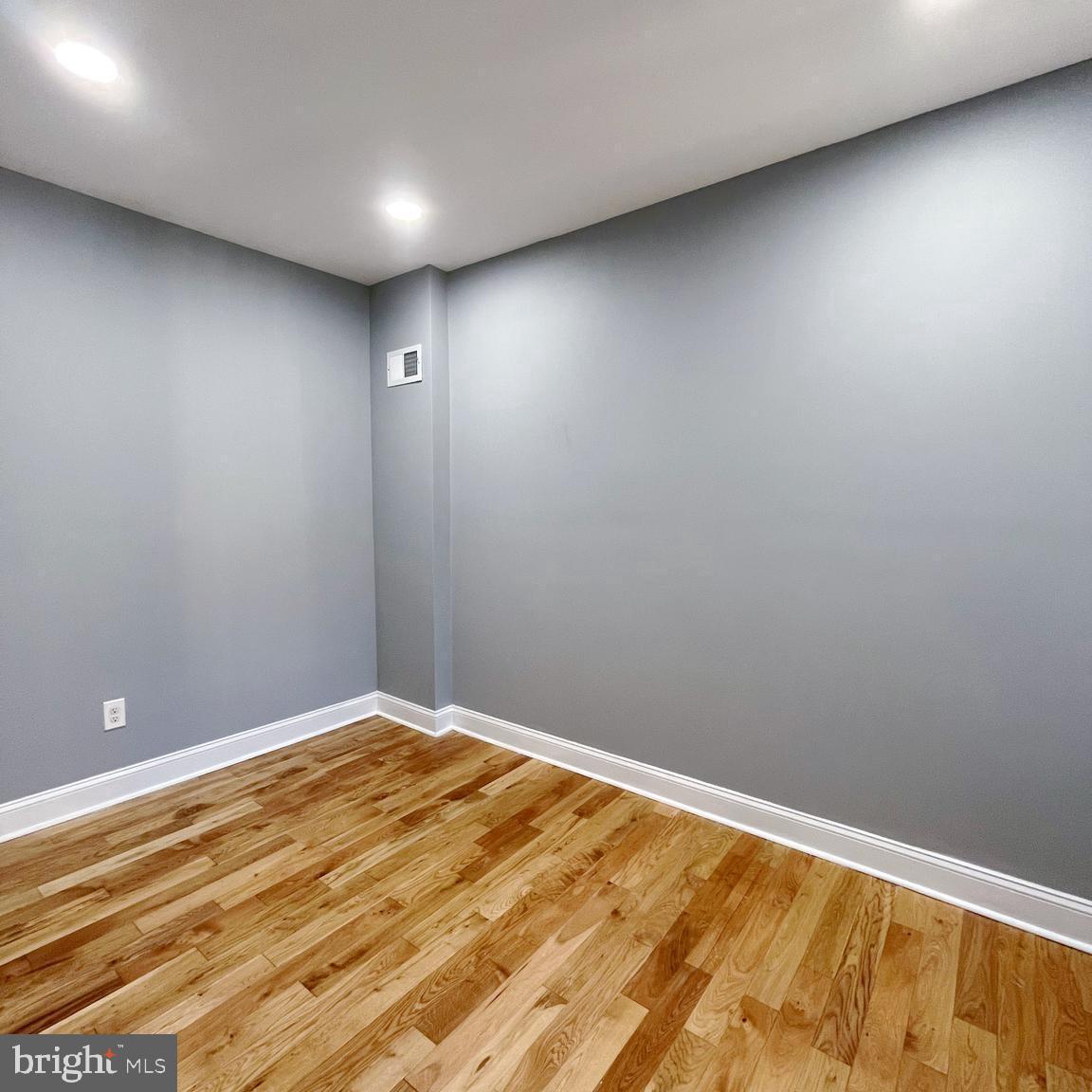 LOWER MOYAMENSING - Residential