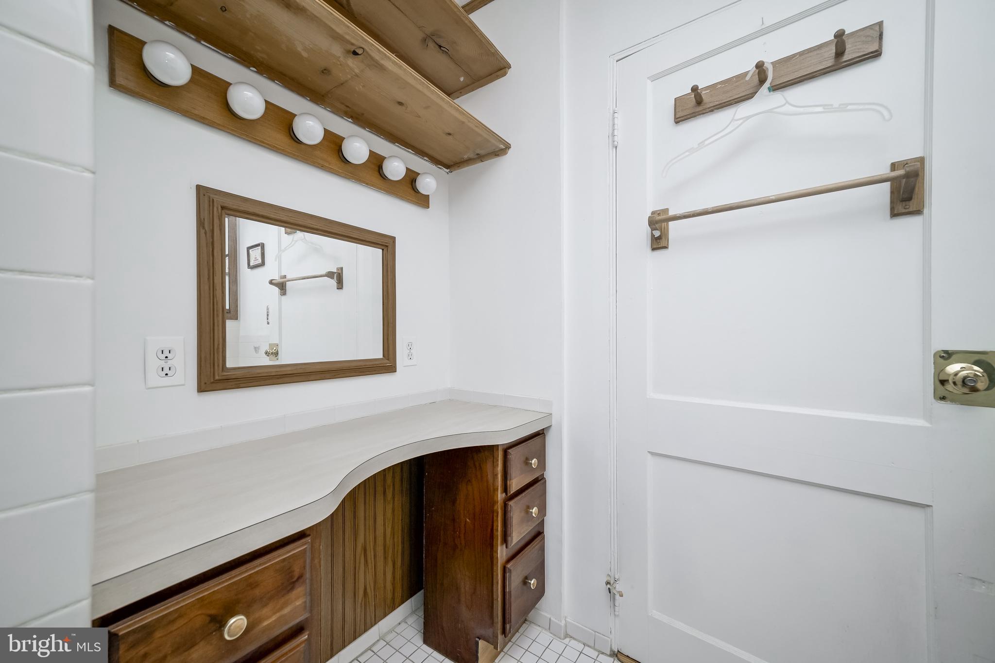 CHESTNUT HILLS - Residential