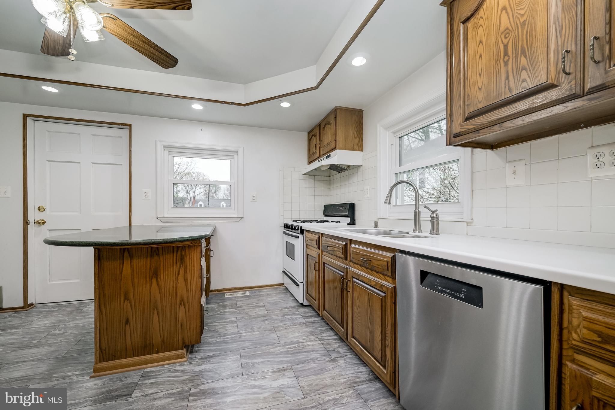 CHESTNUT HILLS - Residential