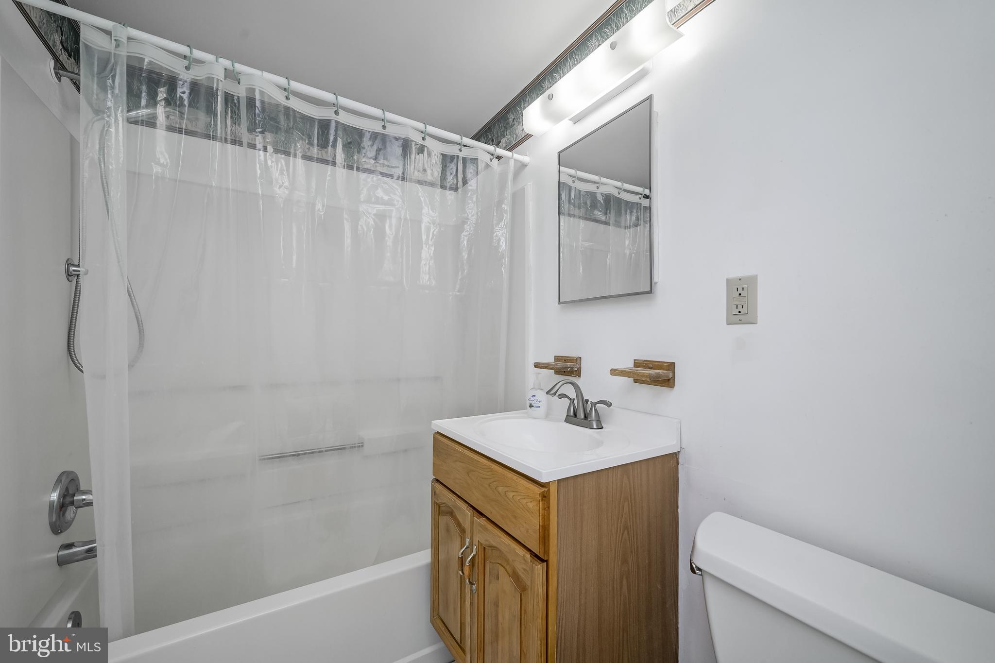 CHESTNUT HILLS - Residential