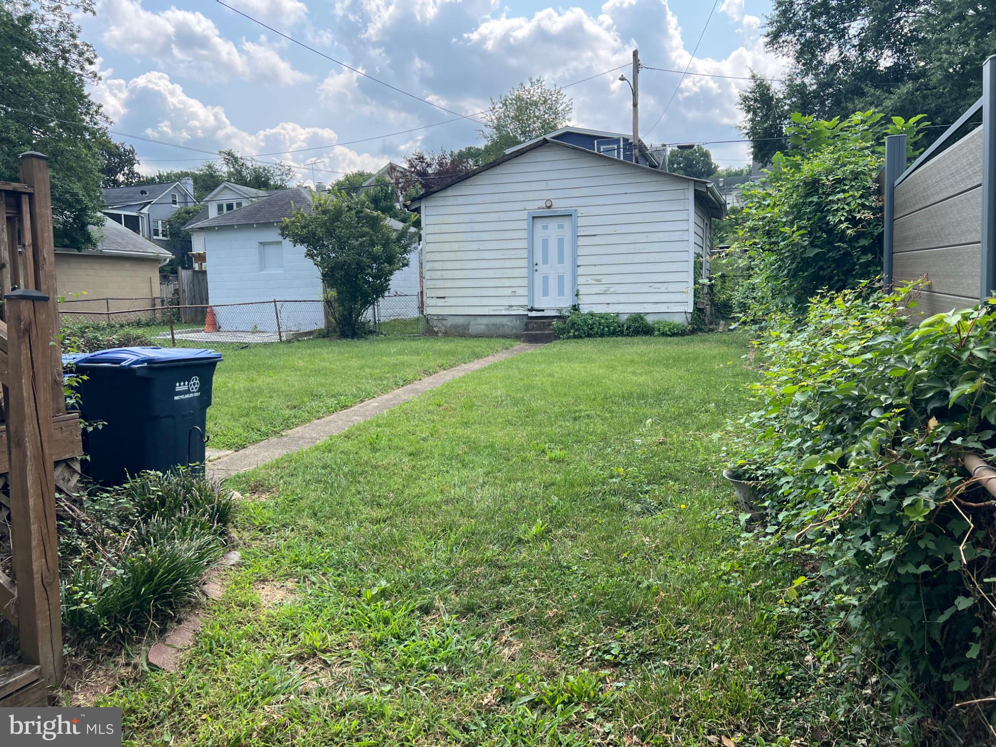 1903 LAWRENCE NE