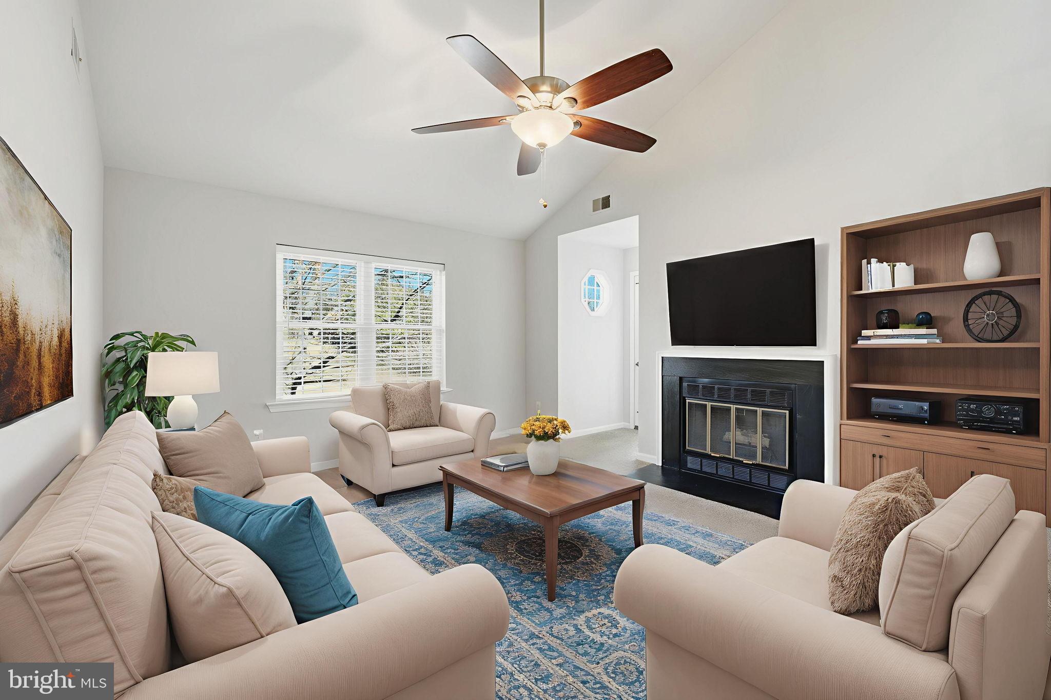 6086 ESSEX HOUSE SQUARE B