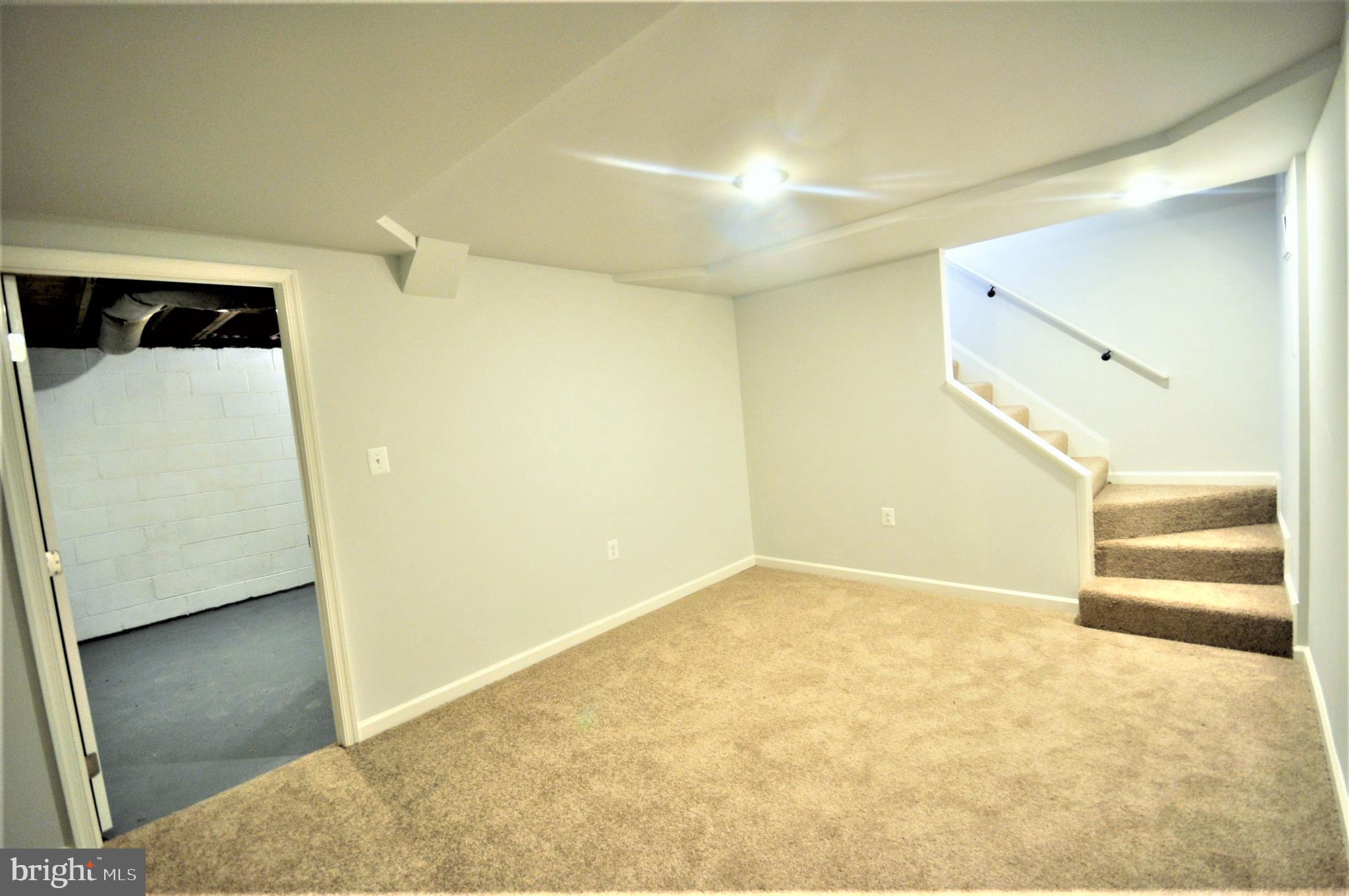 PLAZA VILLAGE - Residential Lease